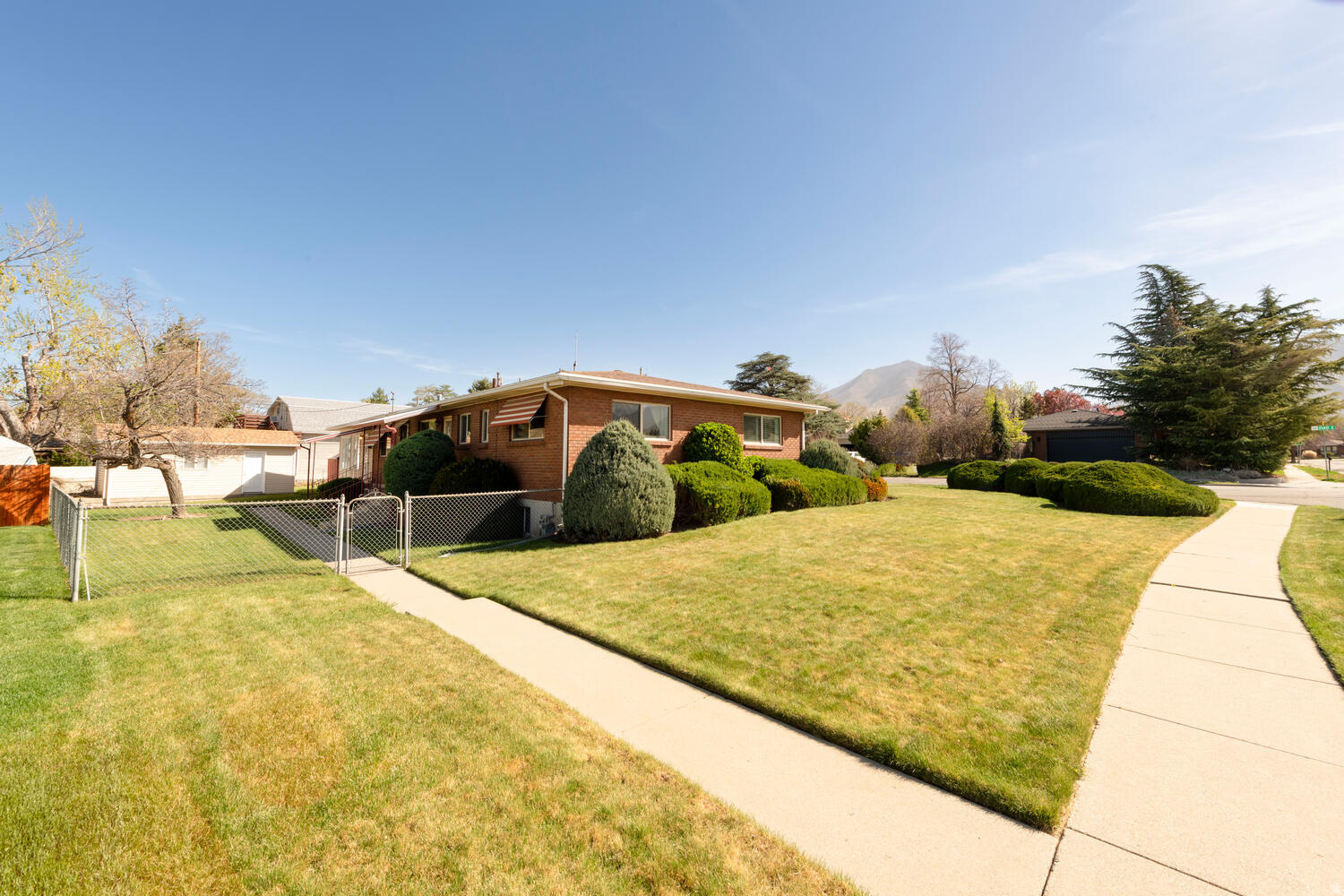 LOUISE GARDENS - Residential