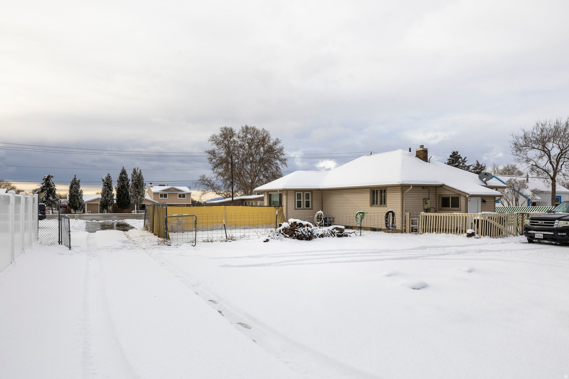 SUNRISE MEADOWS - Residential