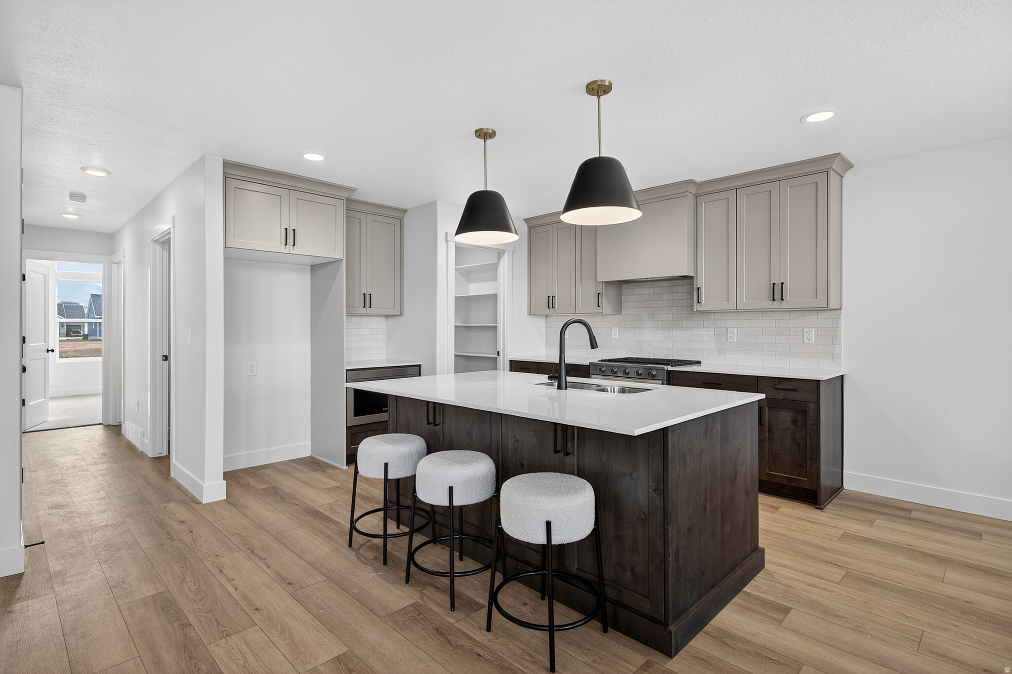 RIVERWOOD - Residential