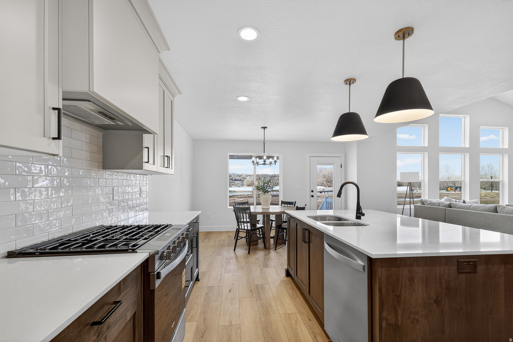 RIVERWOOD - Residential