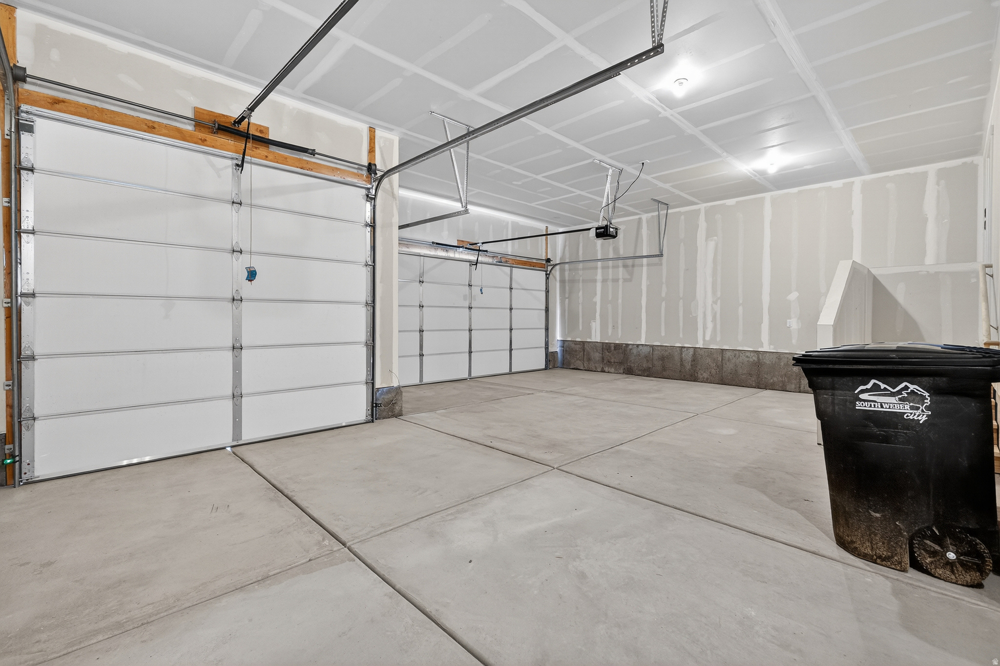 RIVERWOOD - Residential