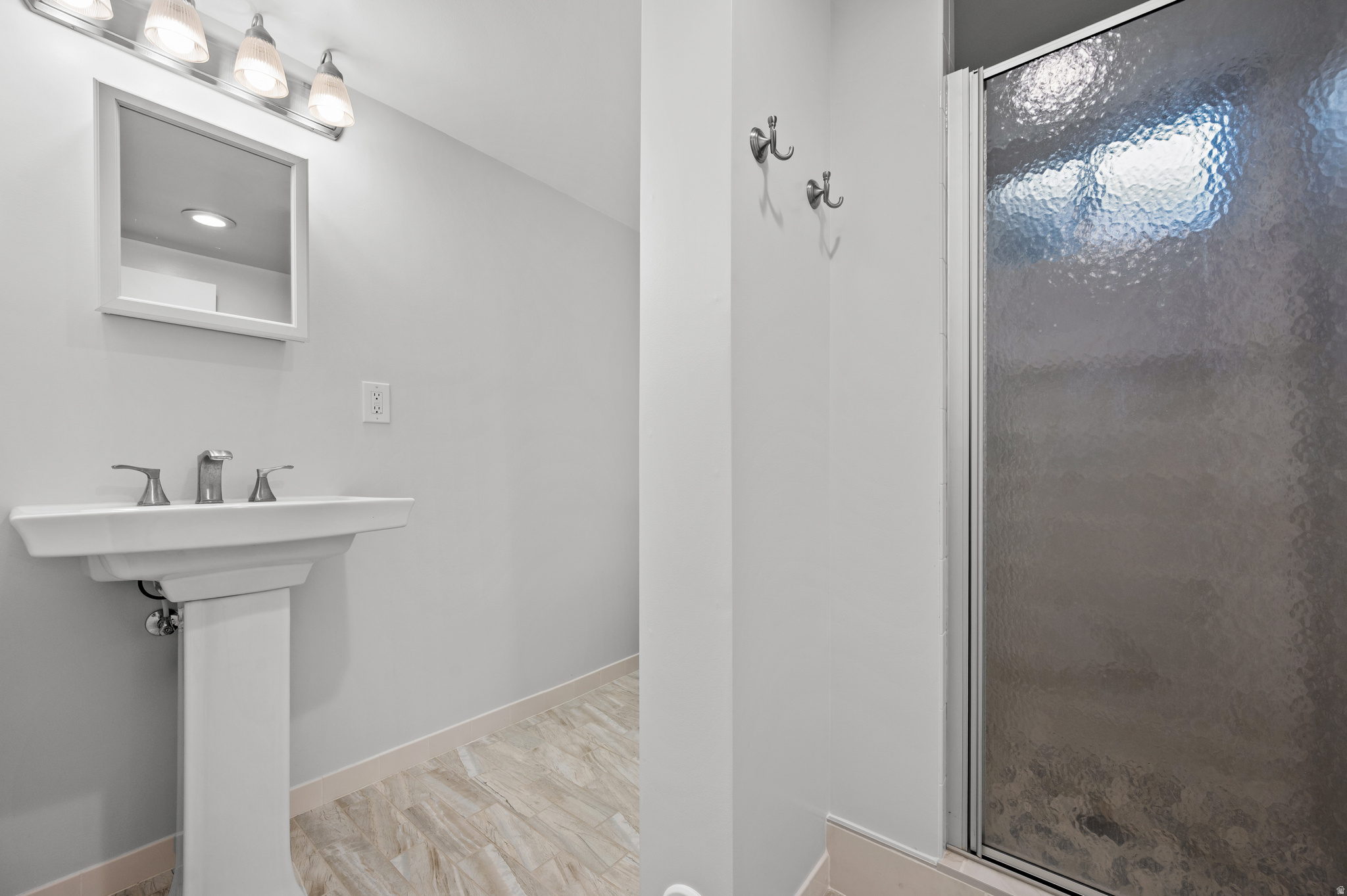 GOLDEN BANTA - Residential