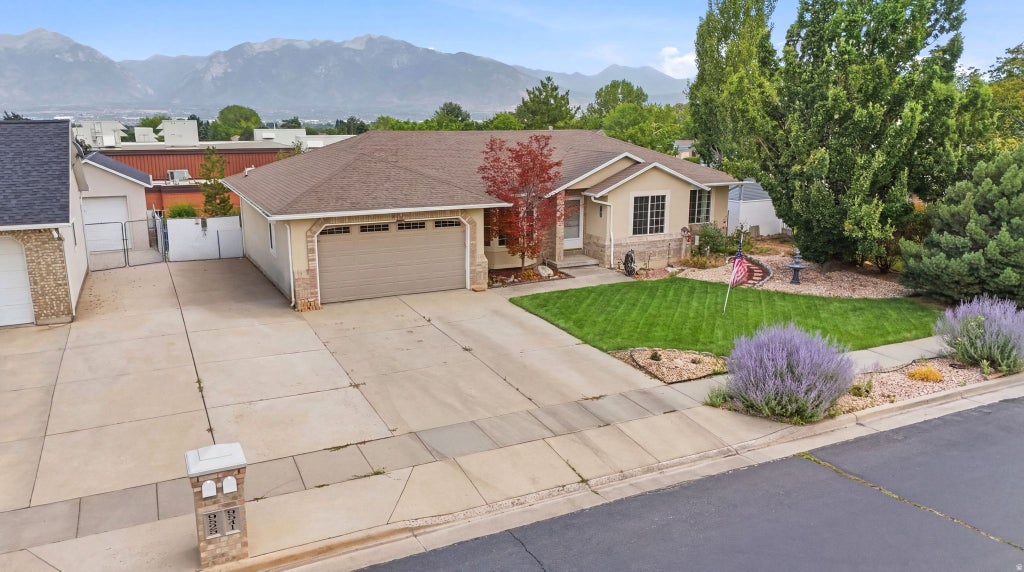 Photo of 9541 S 4190 W, South Jordan, UT 84095 (MLS # 2172441)