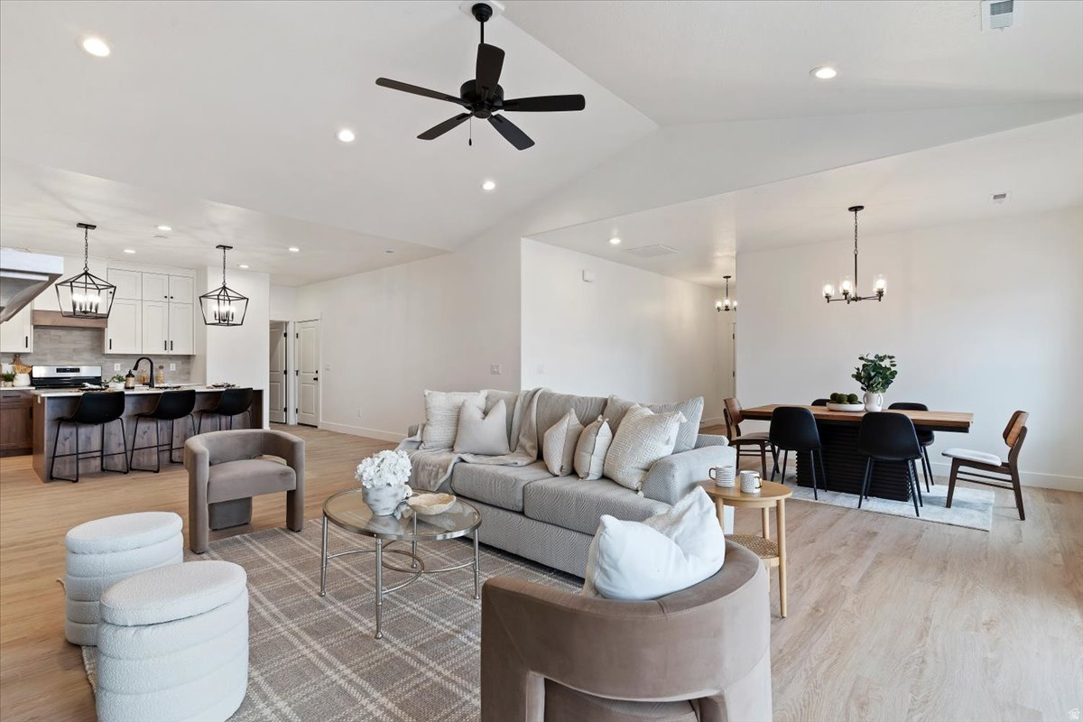 HARVEST FIELDS - Residential