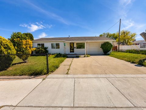 Photo of 4155 W 4715 S, Kearns, UT 84118 (MLS # 2156764)