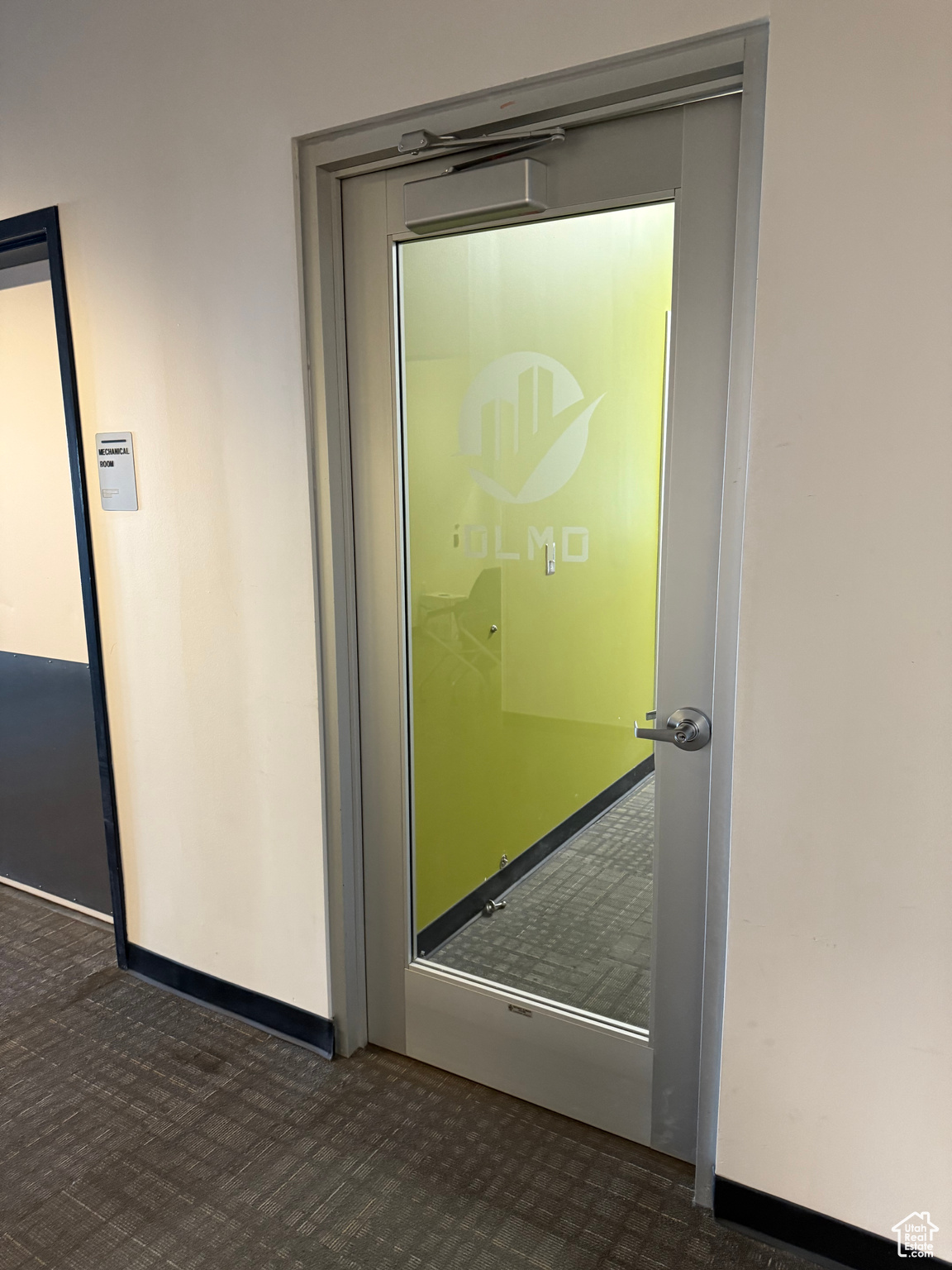 SALT LAKE INTERNATIONAL CENTER - Commercial Lease