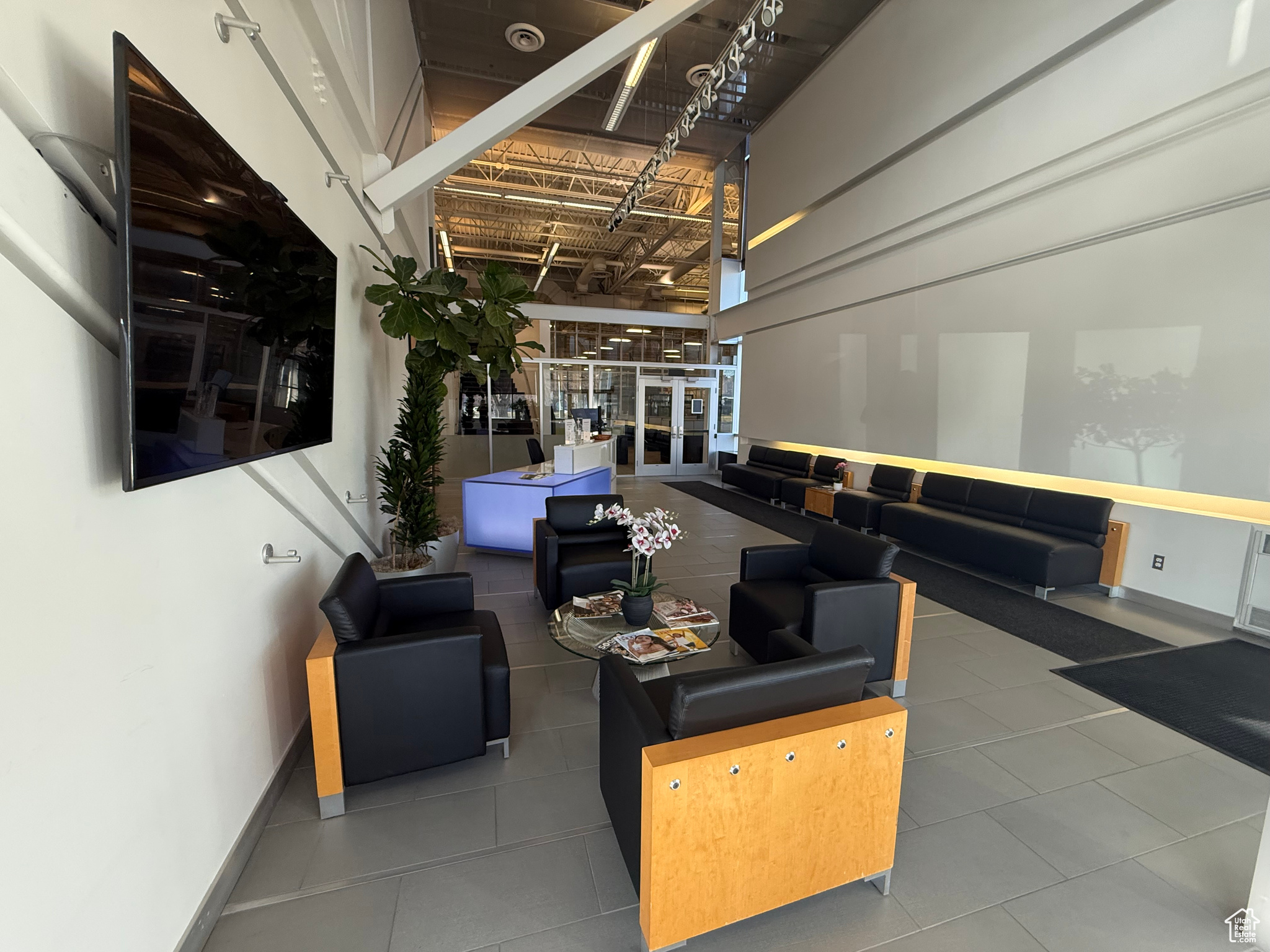 SALT LAKE INTERNATIONAL CENTER - Commercial Lease