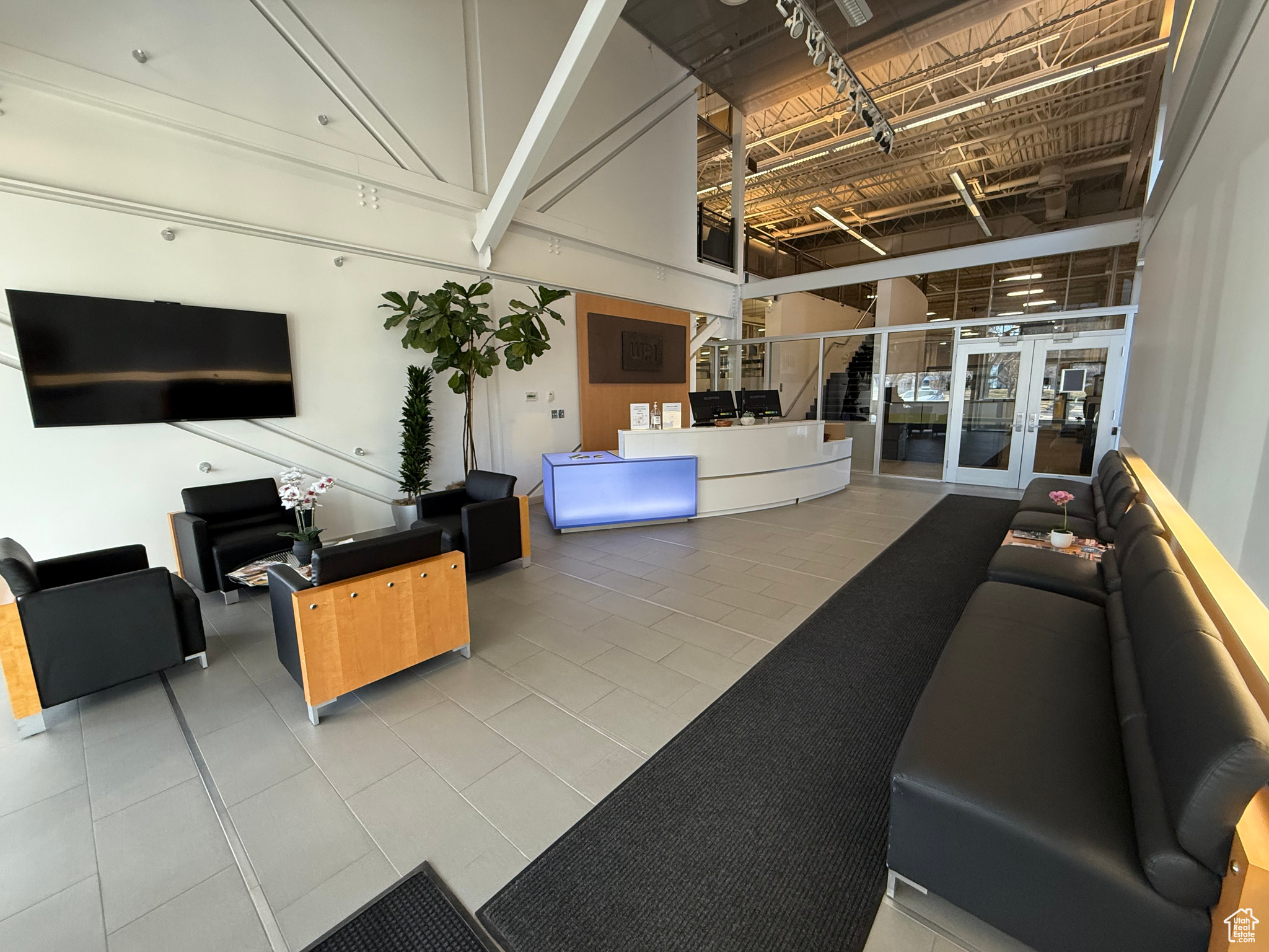 SALT LAKE INTERNATIONAL CENTER - Commercial Lease