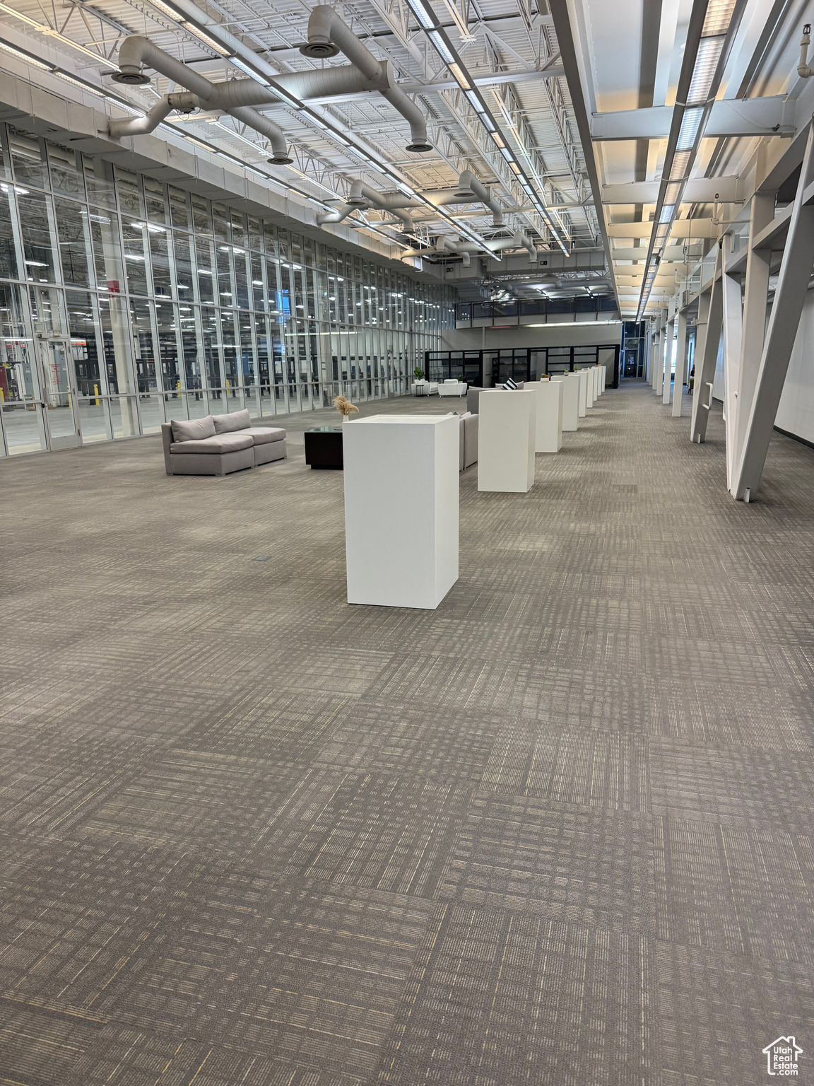 SALT LAKE INTERNATIONAL CENTER - Commercial Lease