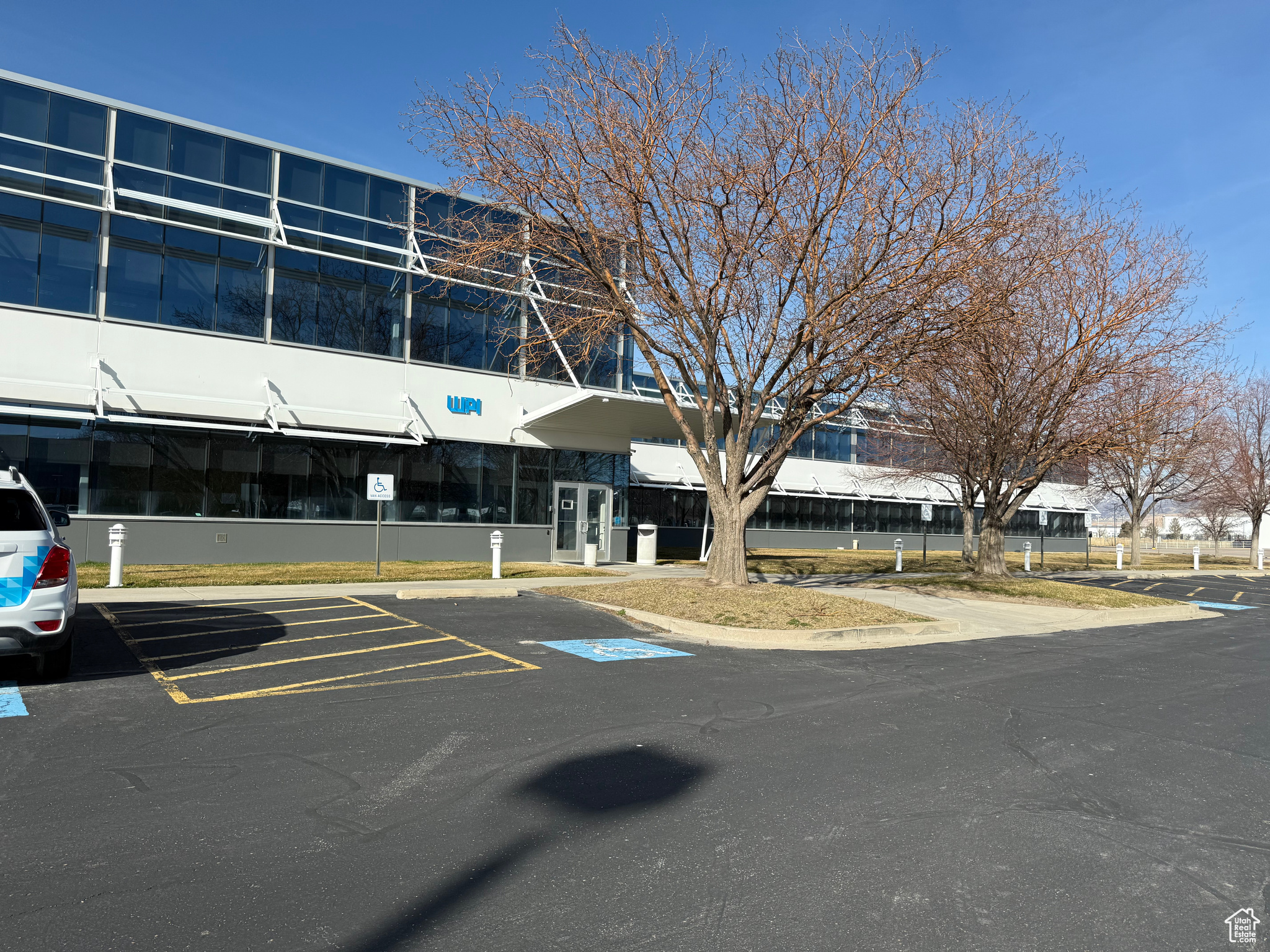 SALT LAKE INTERNATIONAL CENTER - Commercial Lease