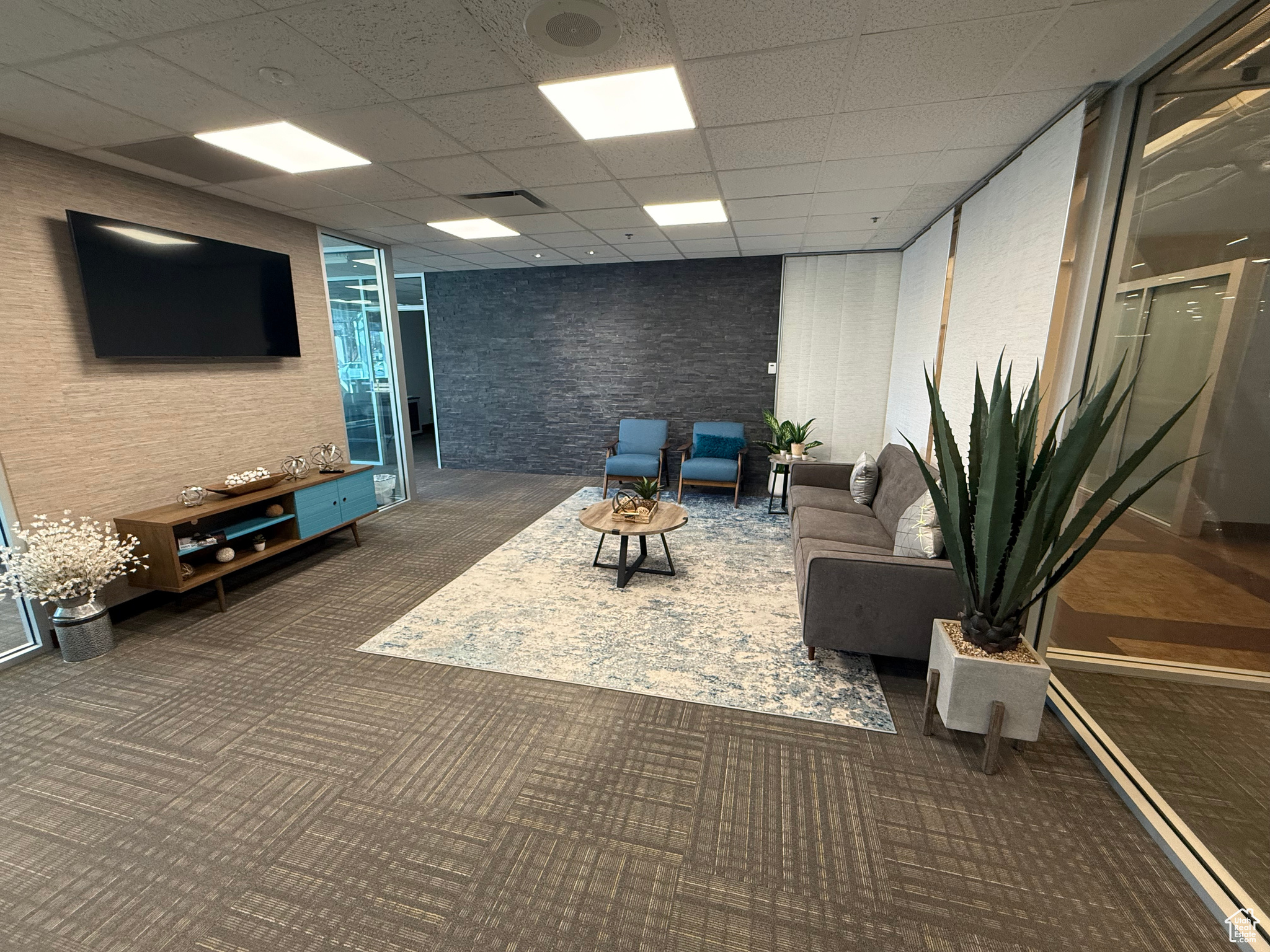 SALT LAKE INTERNATIONAL CENTER - Commercial Lease