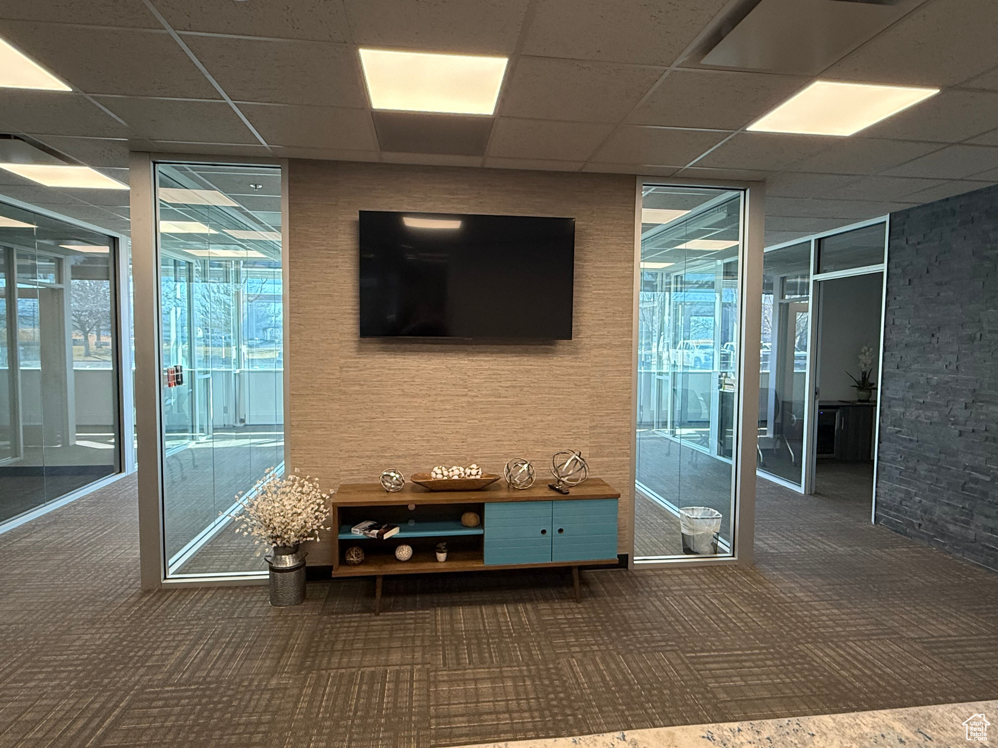 SALT LAKE INTERNATIONAL CENTER - Commercial Lease