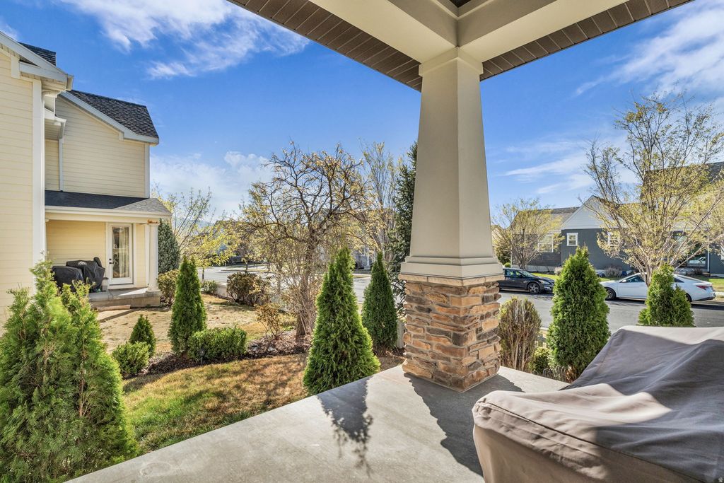 Photo of 10223 S SPLIT ROCK DR, South Jordan, UT 84009 (MLS # 2146159)