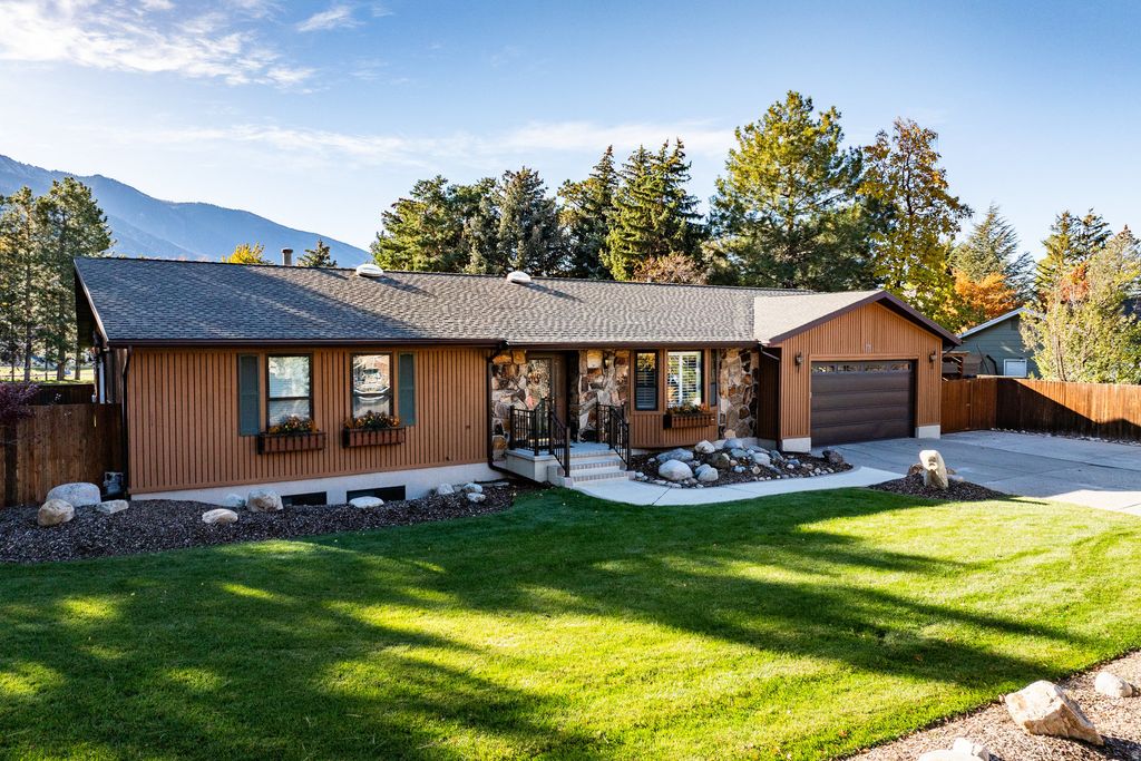 Photo of 17 ALTAWOOD LN, Sandy, UT 84092 (MLS # 2121643)