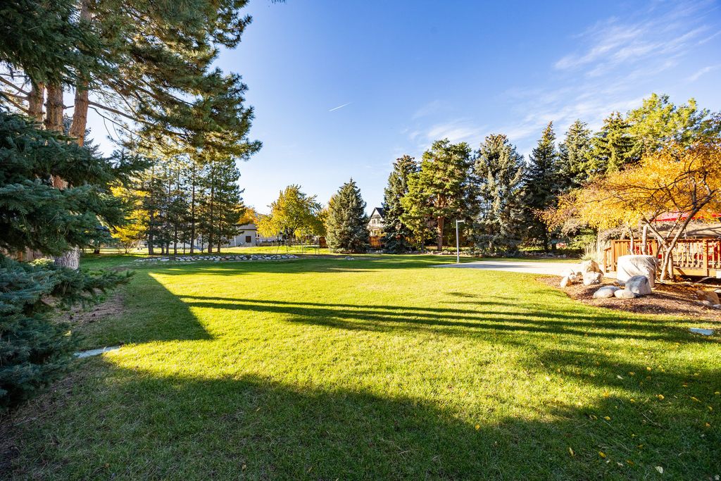 Photo of 17 ALTAWOOD LN, Sandy, UT 84092 (MLS # 2121643)