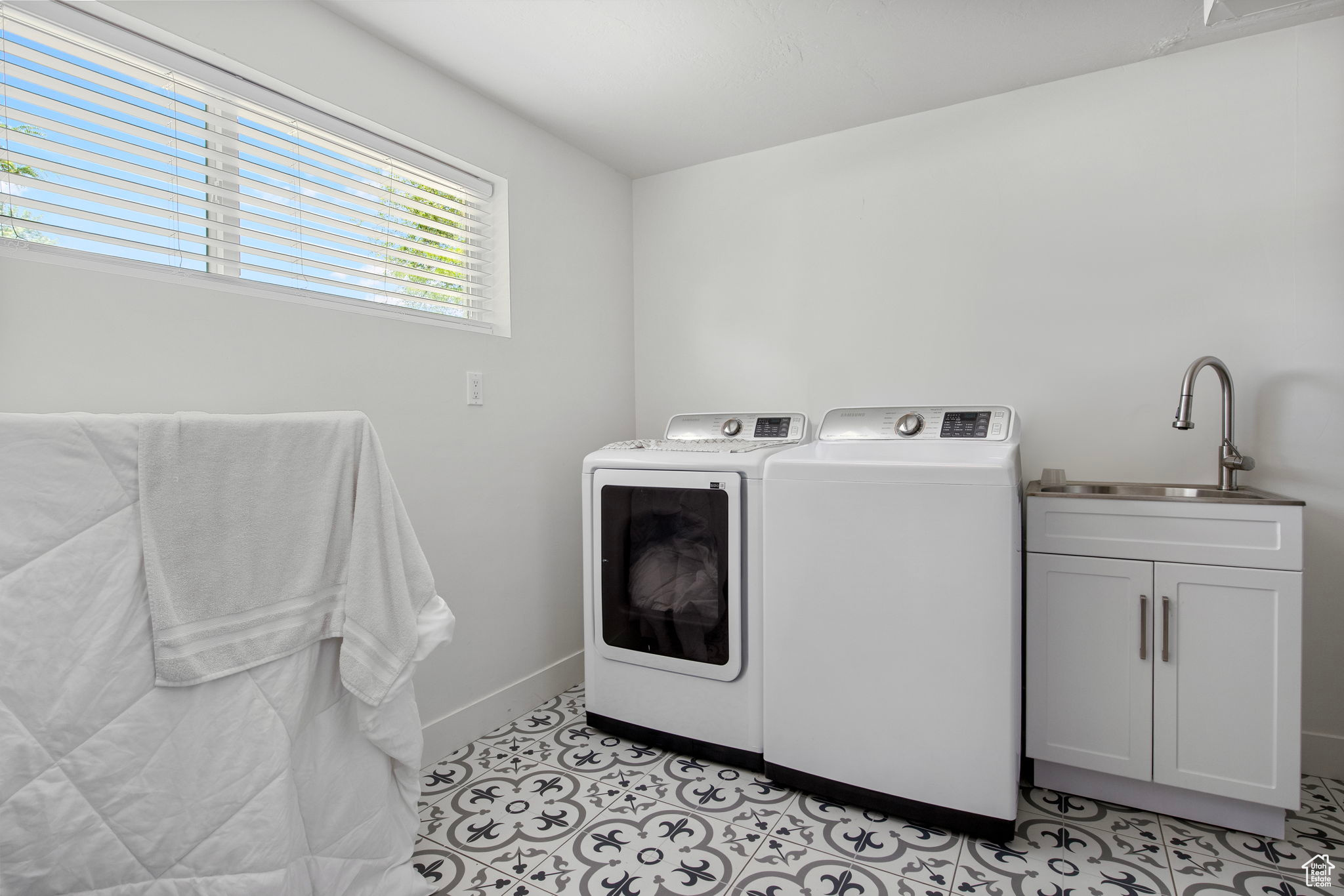 AVALON VILLAGE - Residential