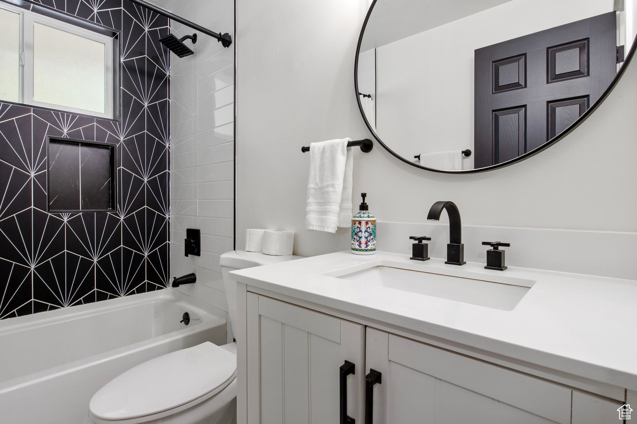 AVALON VILLAGE - Residential