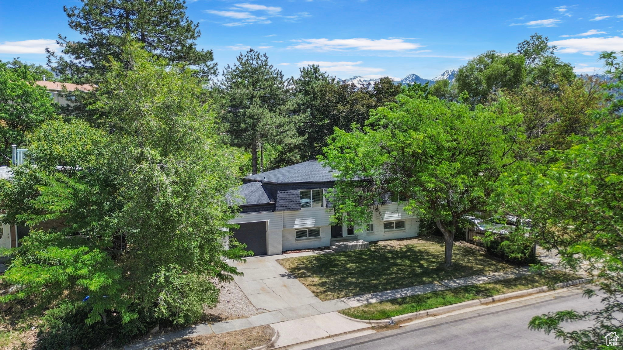 AVALON VILLAGE - Residential