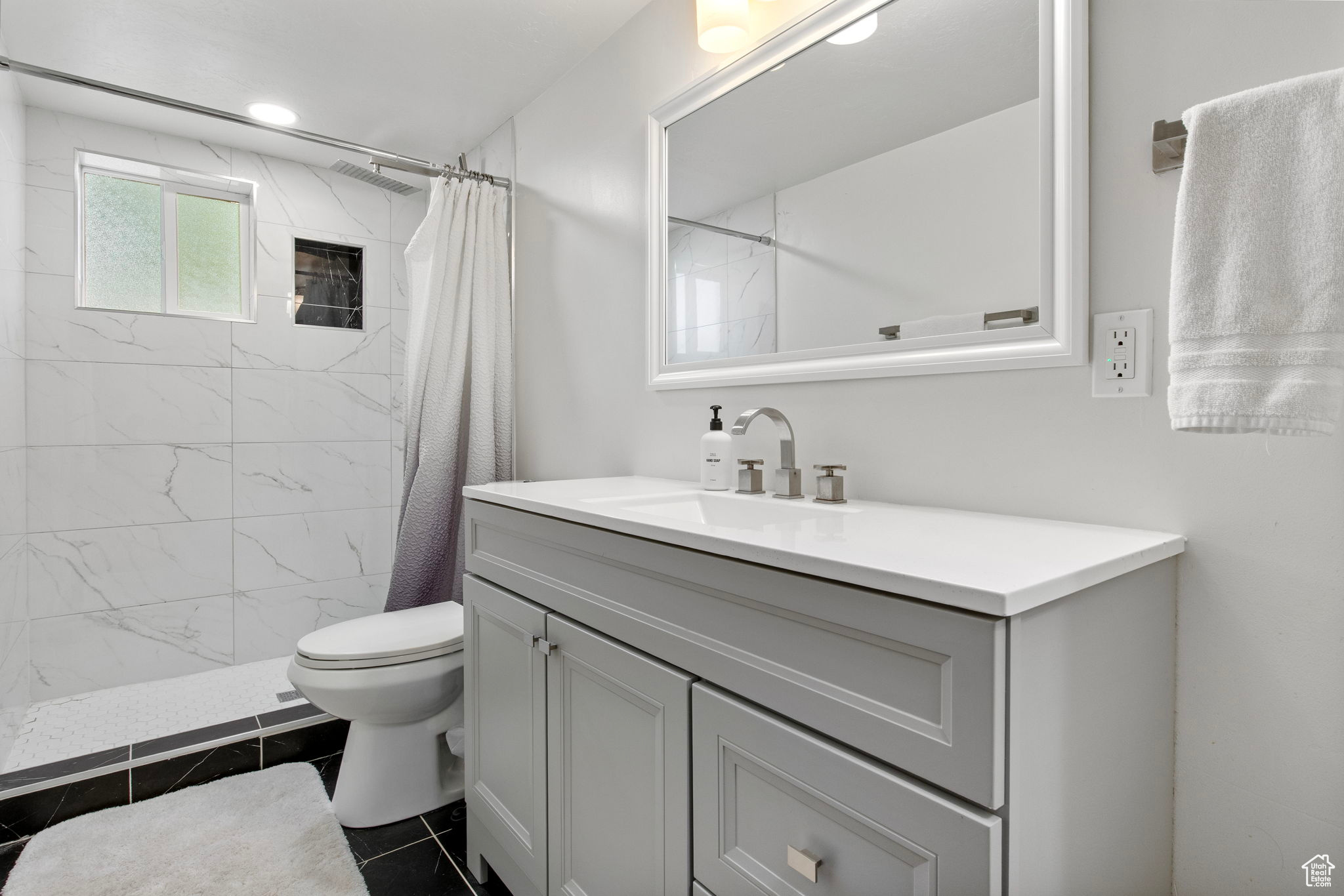 AVALON VILLAGE - Residential