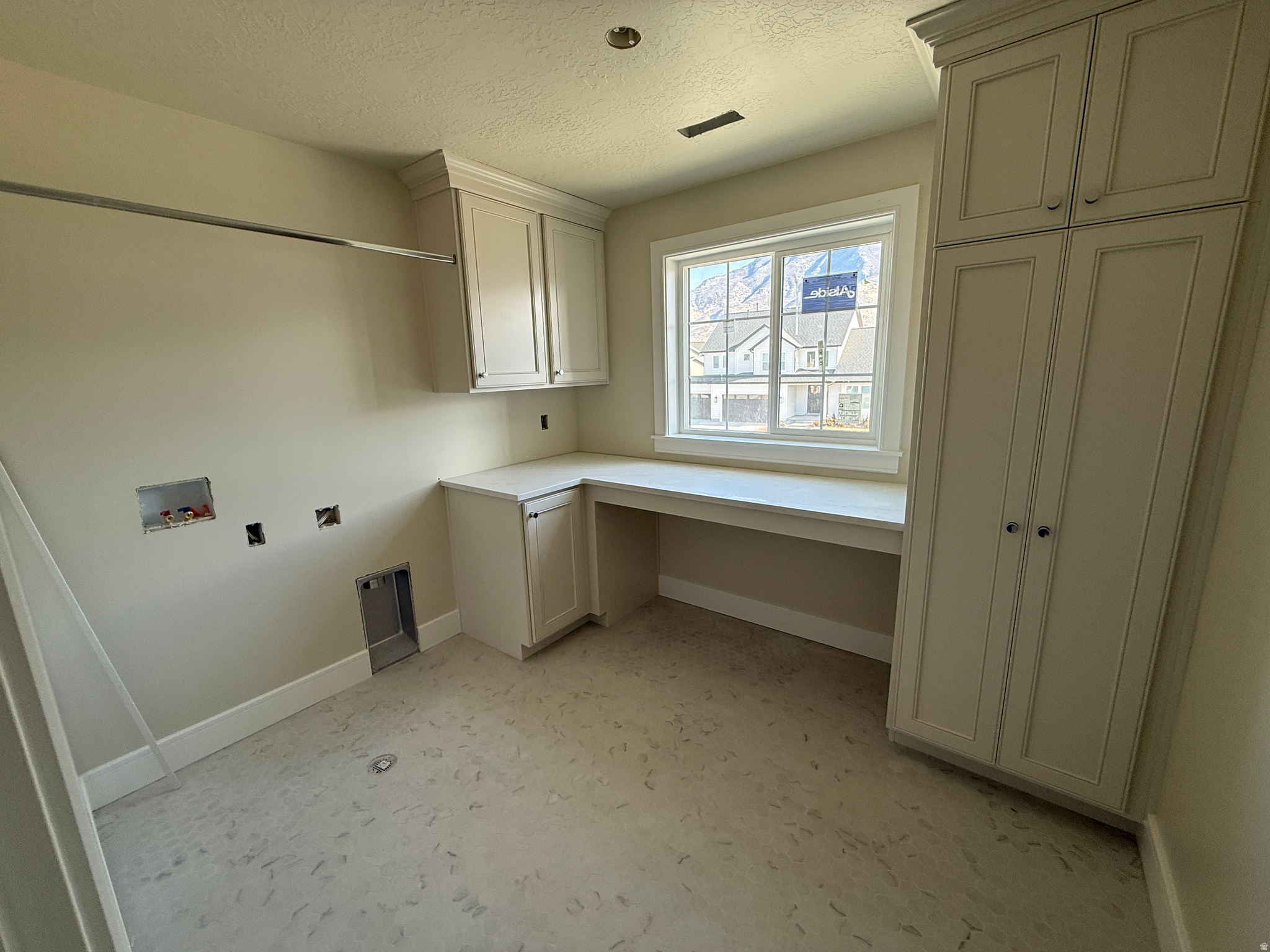 AUTUMN CREST PHASE 1 - Residential