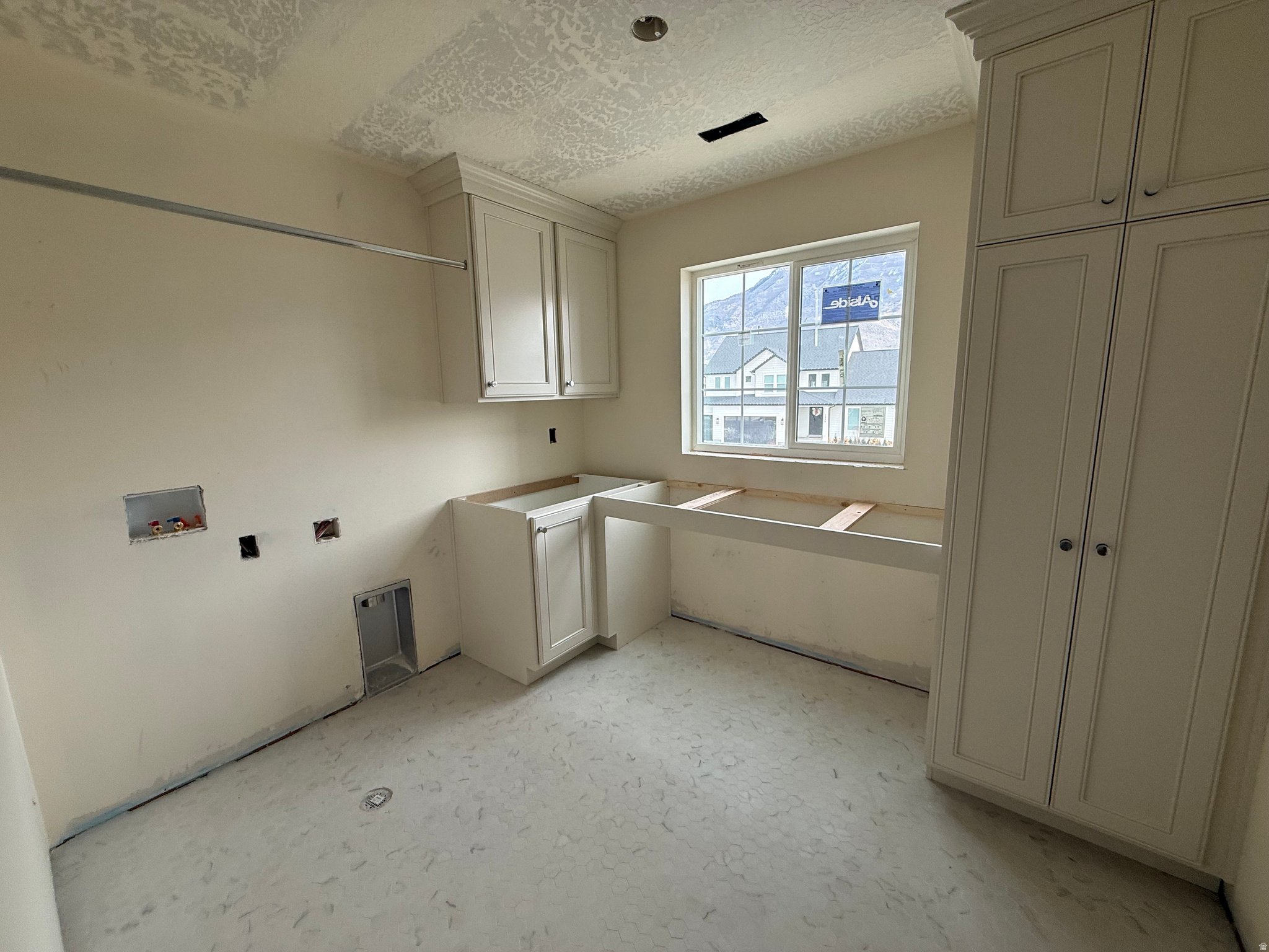 AUTUMN CREST PHASE 1 - Residential