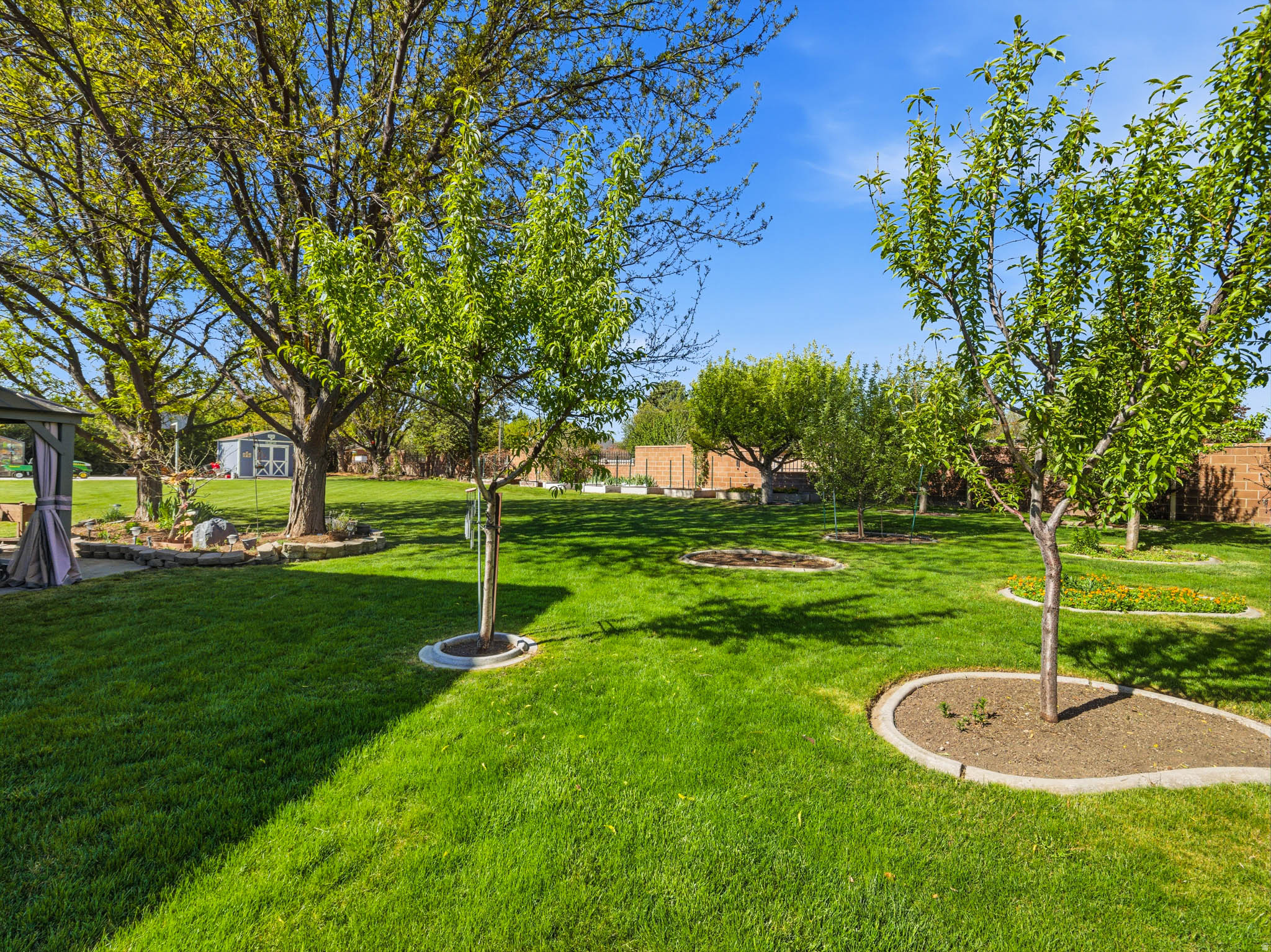 THE SPRUCES - Residential