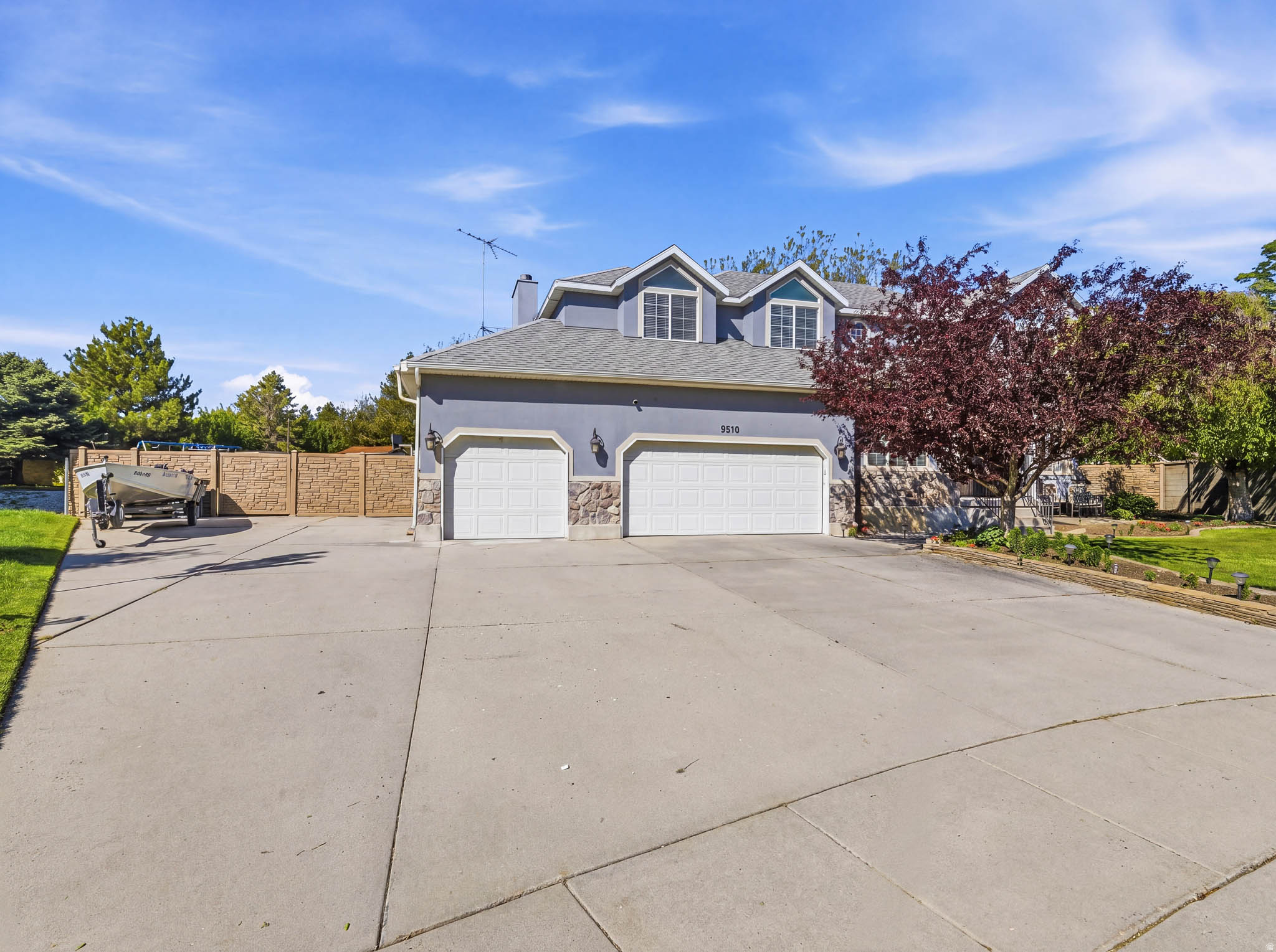THE SPRUCES - Residential