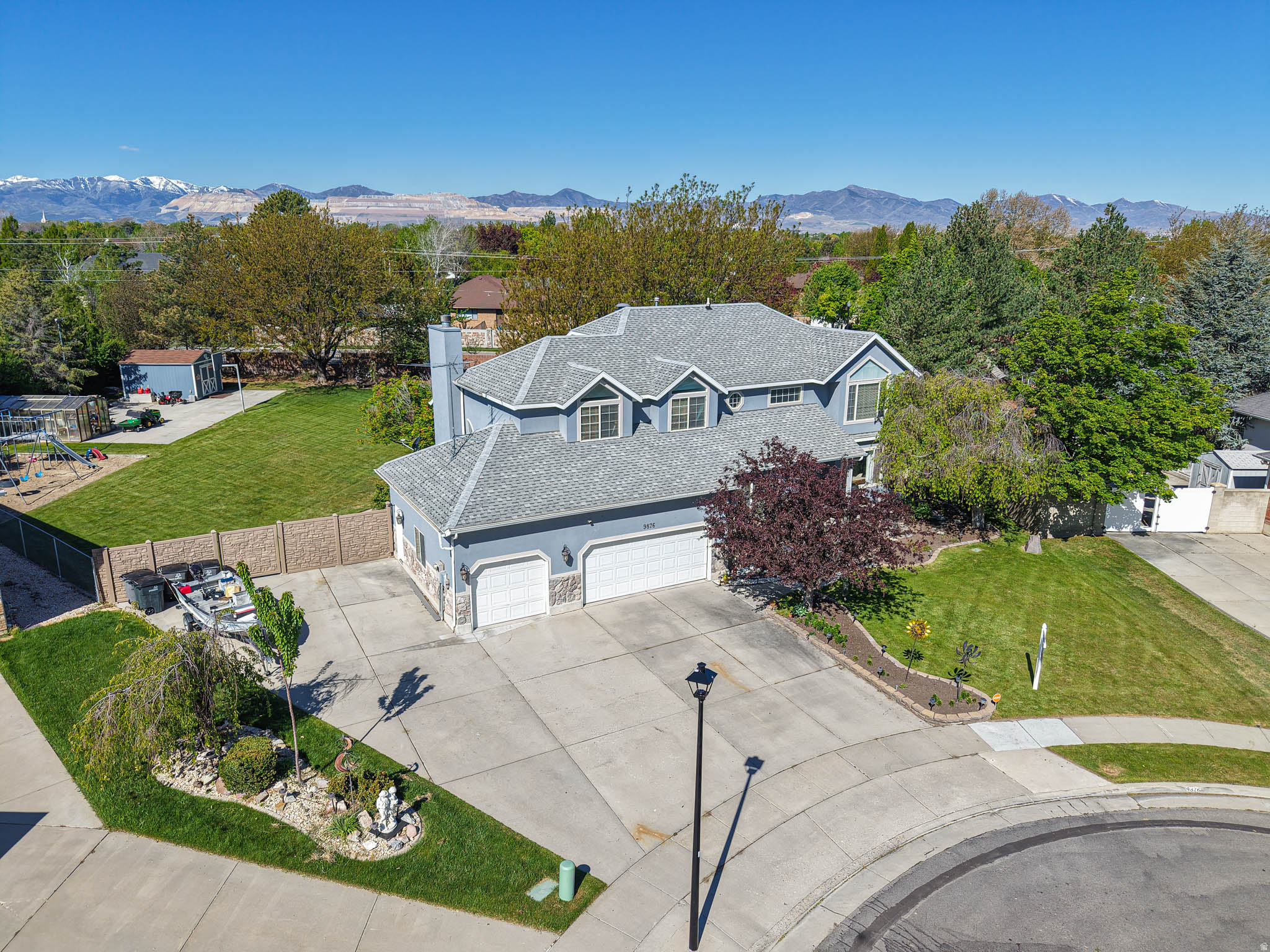 THE SPRUCES - Residential