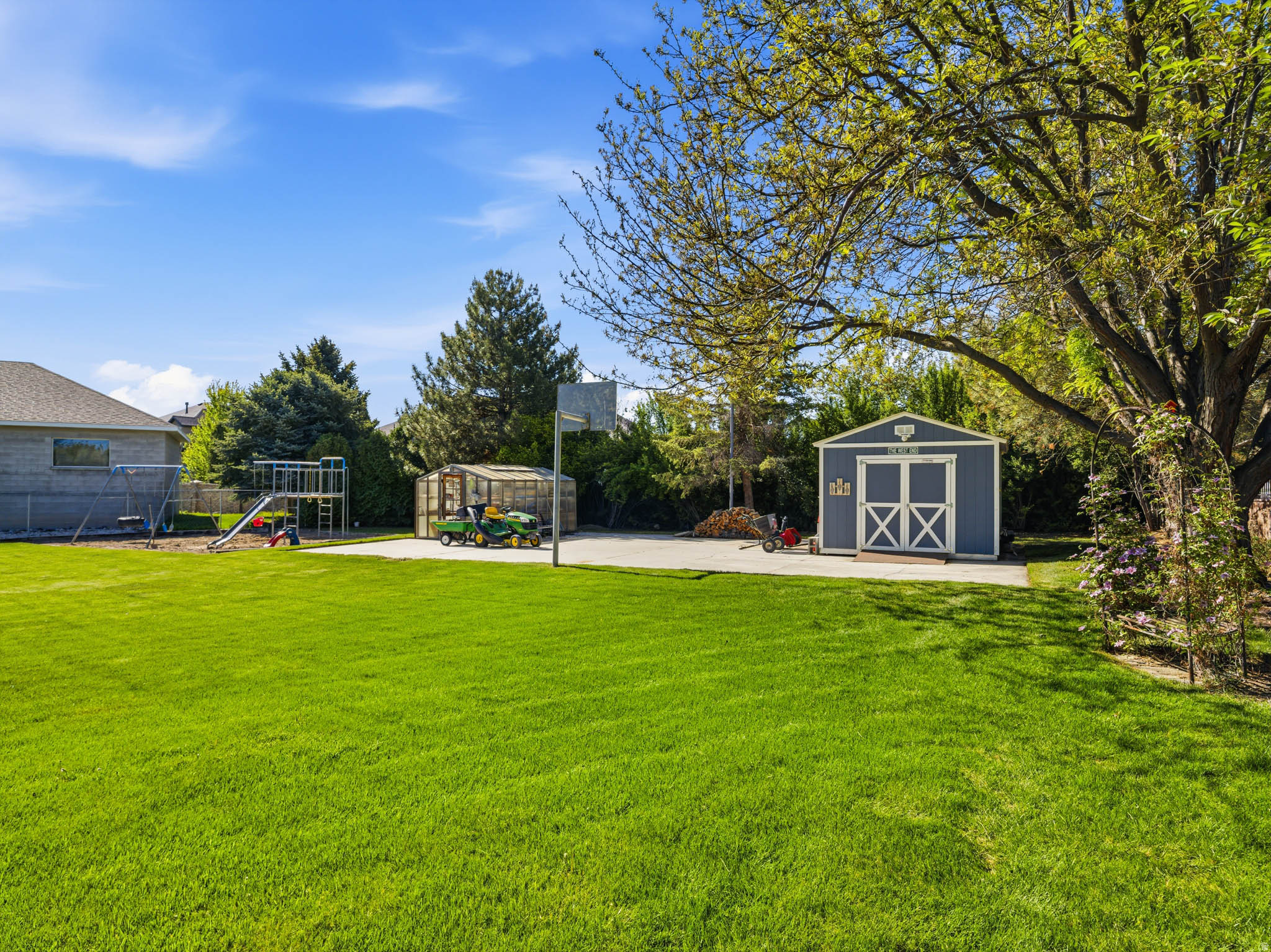 THE SPRUCES - Residential