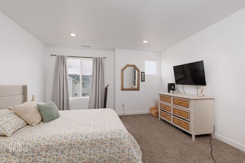 Tiny photo for 962 E DRIFTER LN #2257, Saratoga Springs, UT 84045 (MLS # 2151092)