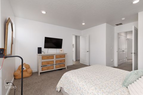 Tiny photo for 962 E DRIFTER LN #2257, Saratoga Springs, UT 84045 (MLS # 2151092)