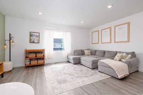 Tiny photo for 962 E DRIFTER LN #2257, Saratoga Springs, UT 84045 (MLS # 2151092)