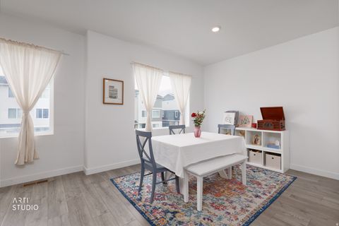 Tiny photo for 962 E DRIFTER LN #2257, Saratoga Springs, UT 84045 (MLS # 2151092)