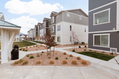 Tiny photo for 962 E DRIFTER LN #2257, Saratoga Springs, UT 84045 (MLS # 2151092)