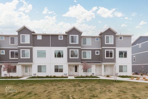 Photo of 962 E DRIFTER LN #2257, Saratoga Springs, UT 84045 (MLS # 2151092)