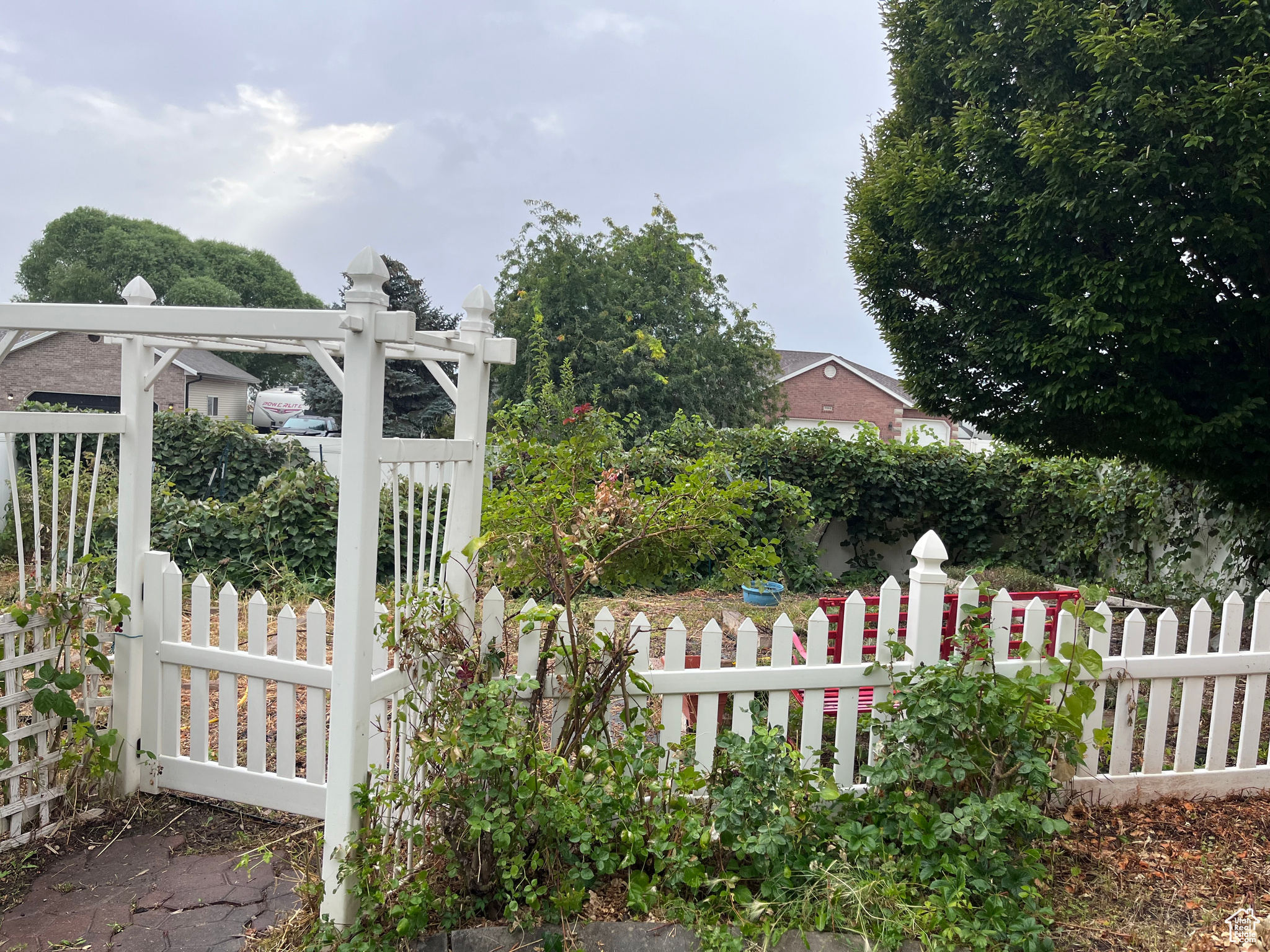 SUNSET FARMS - Residential