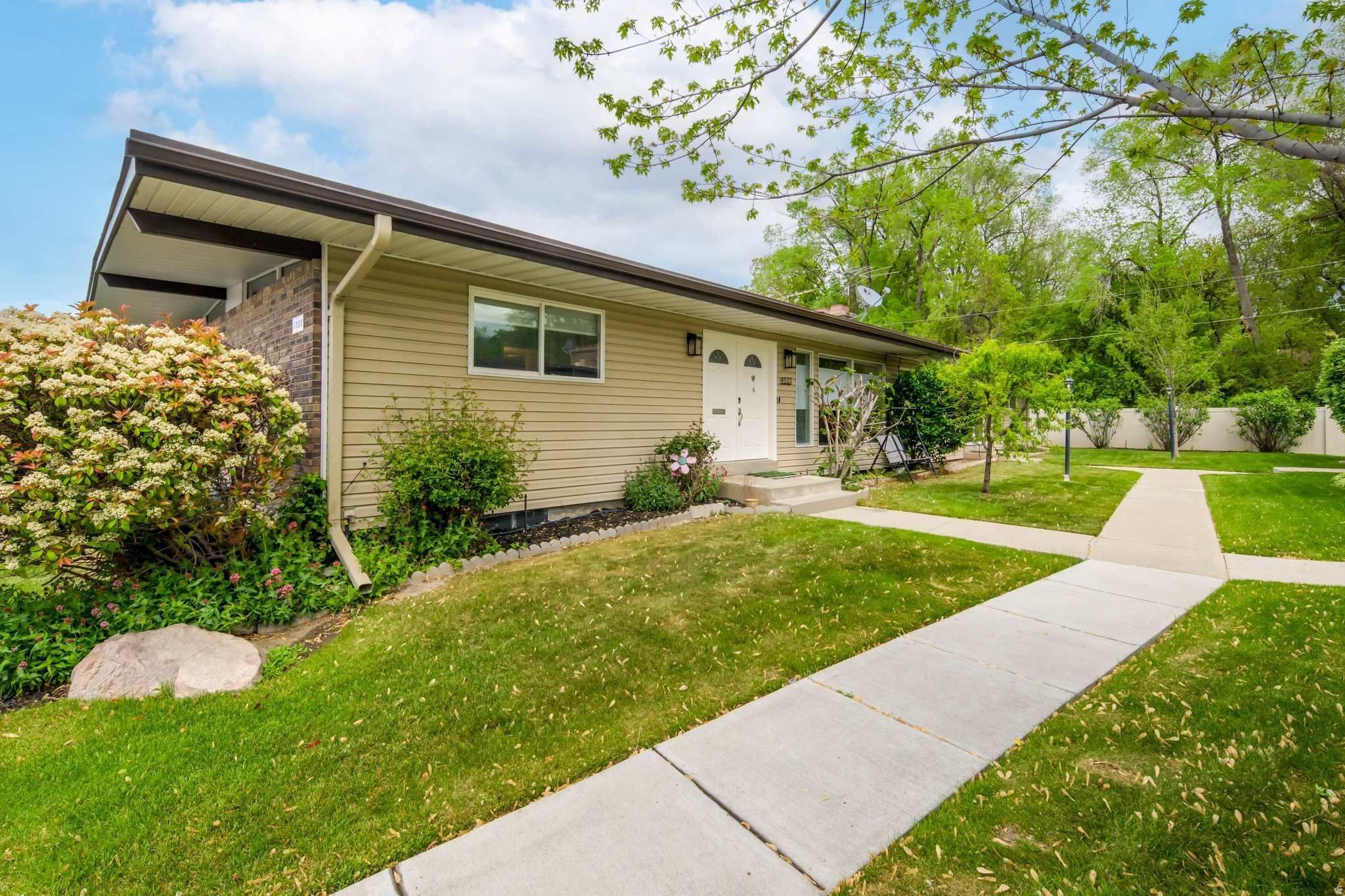 TANGLEWOOD CONDOS - Residential