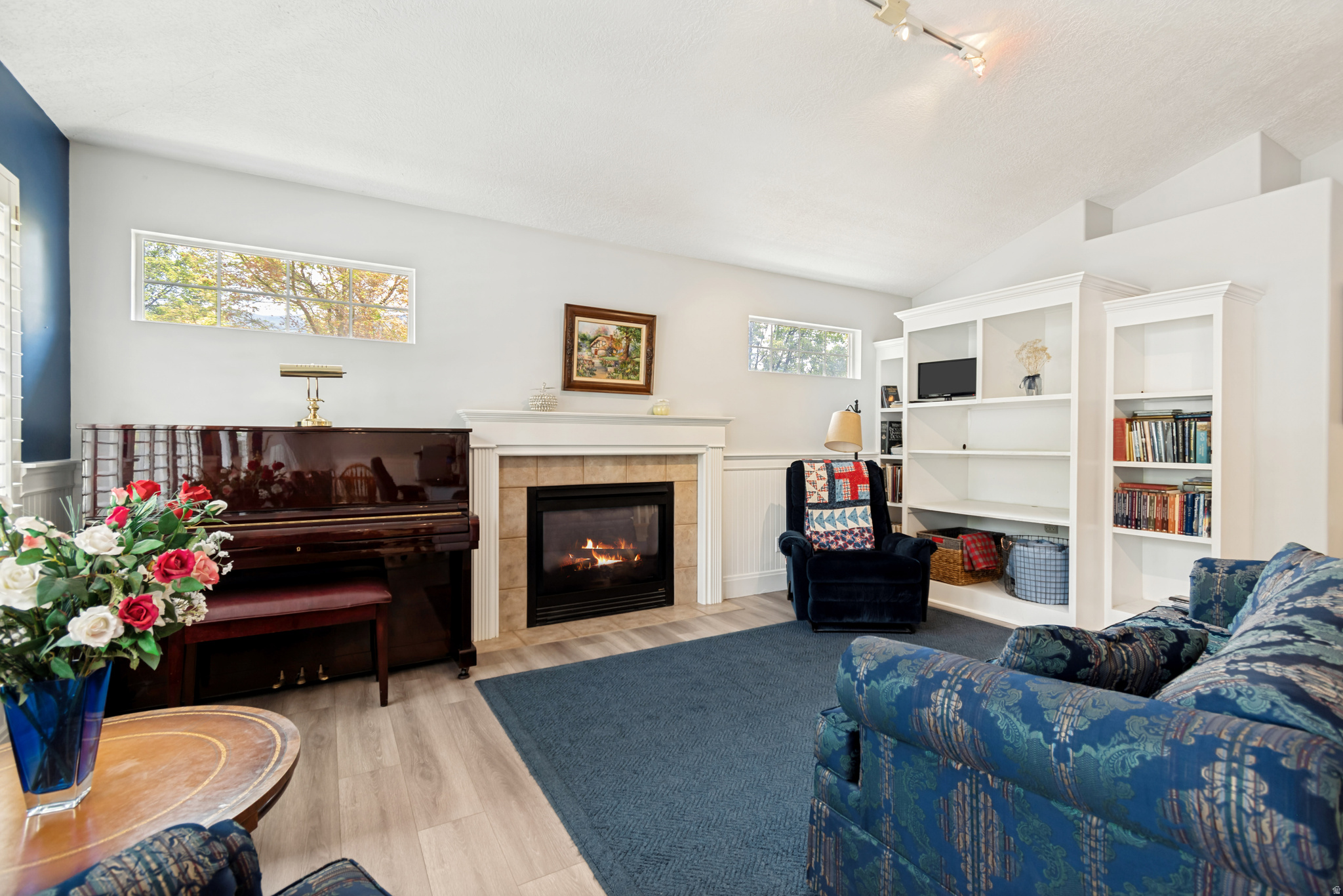 WYNDOM SQUARE - Residential