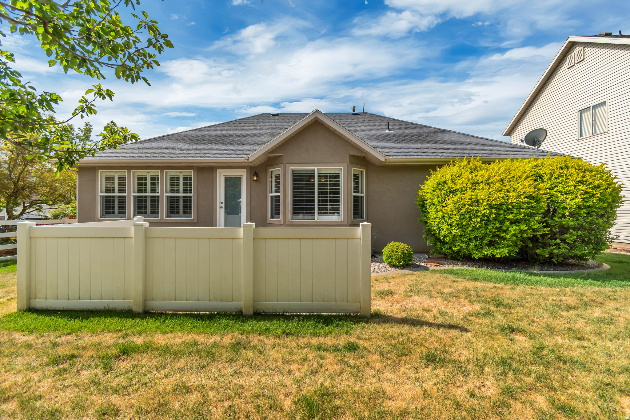 WYNDOM SQUARE - Residential