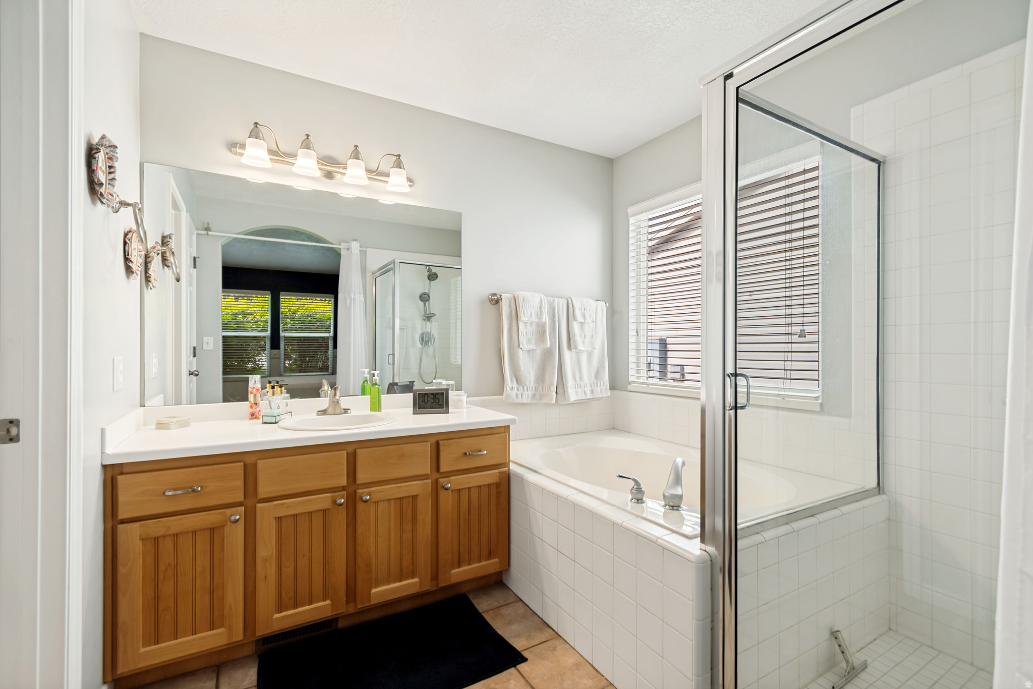 WYNDOM SQUARE - Residential