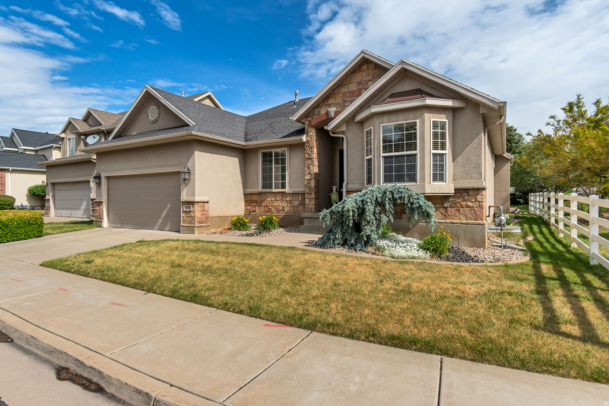 WYNDOM SQUARE - Residential