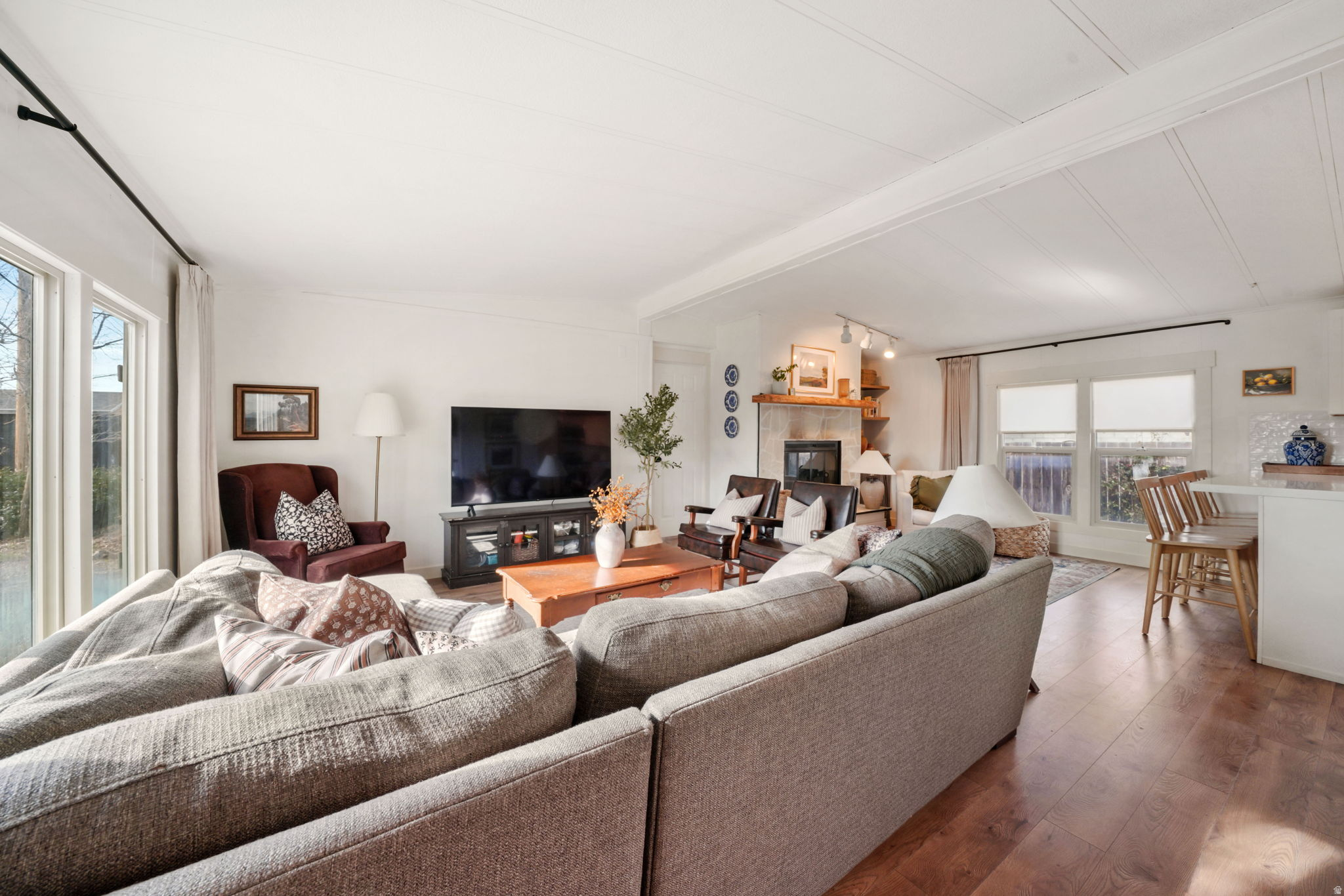 KAY LONG - Residential