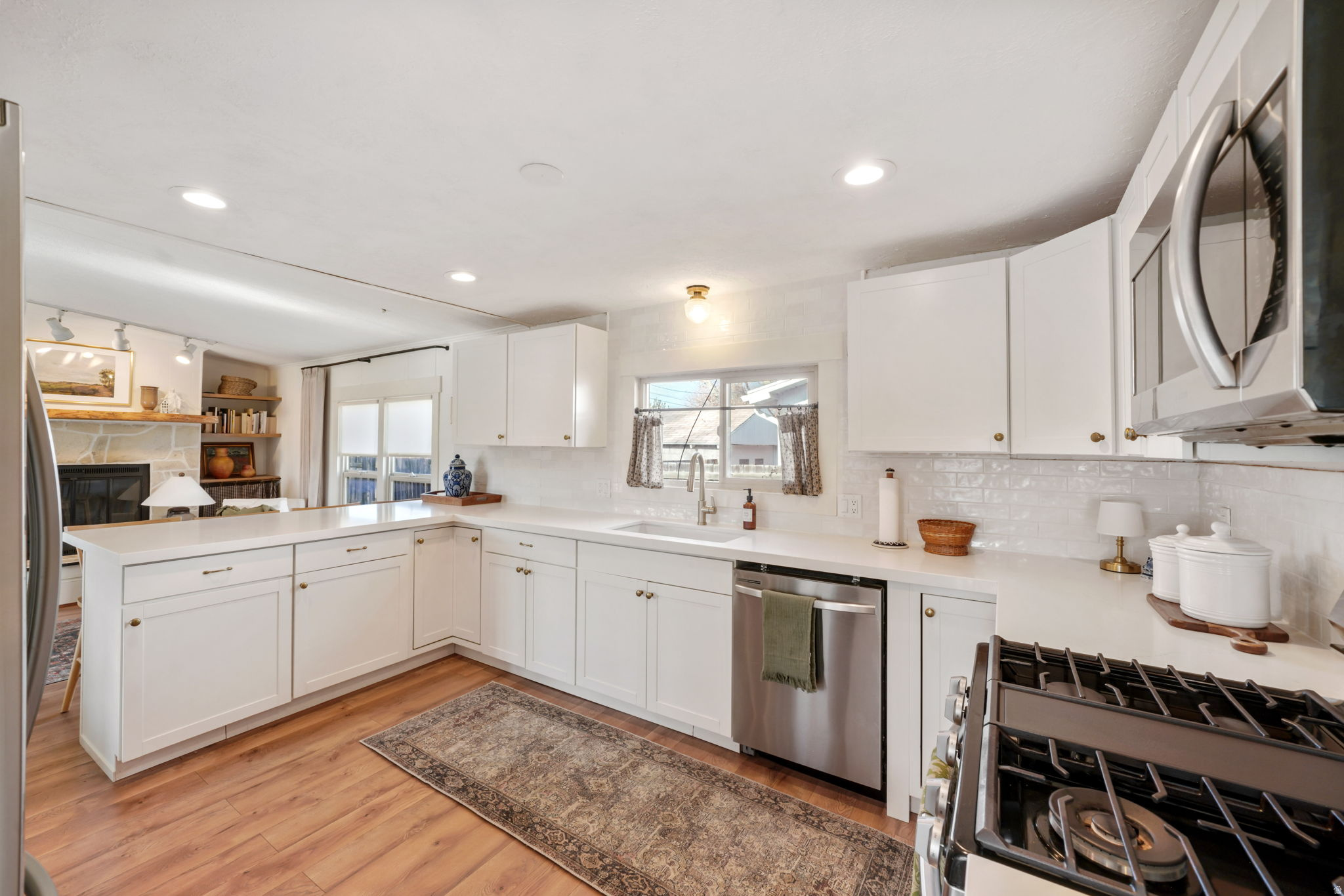 KAY LONG - Residential