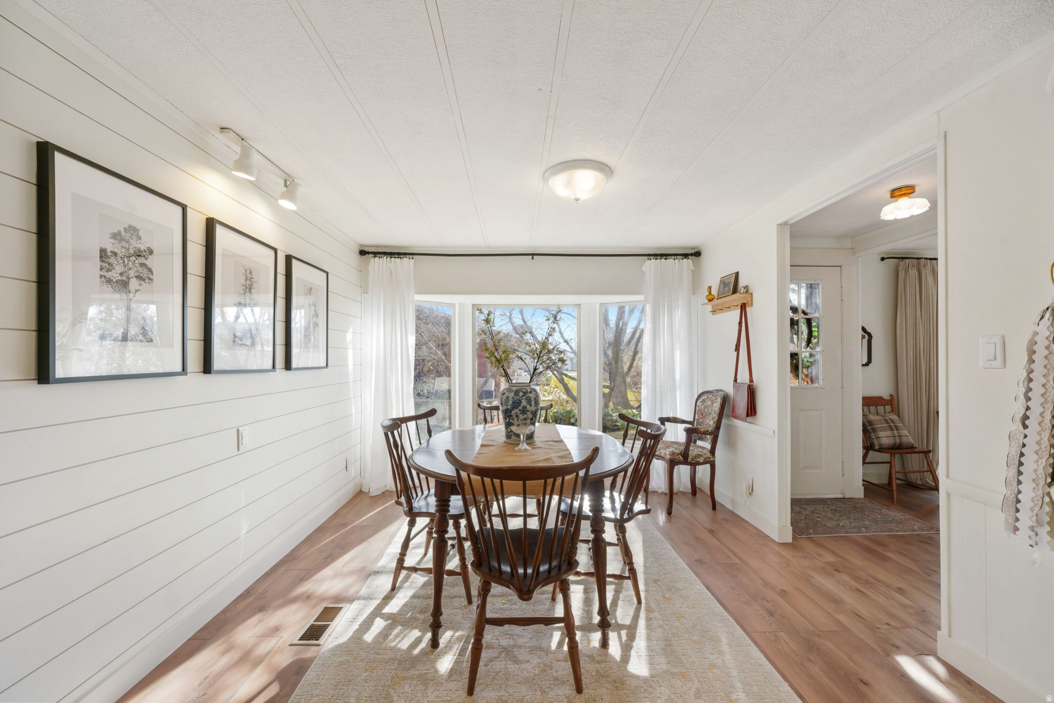 KAY LONG - Residential