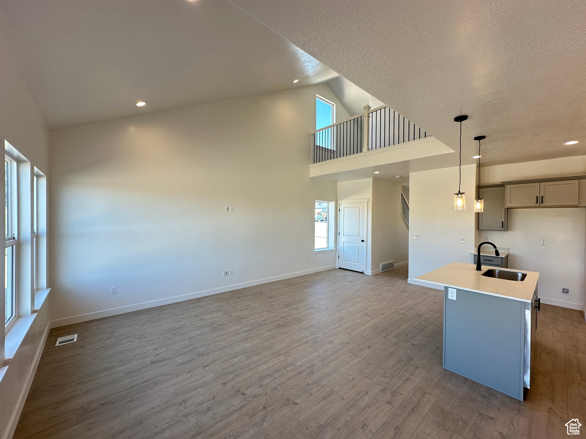 MOONLIGHT VILLAGE - Residential