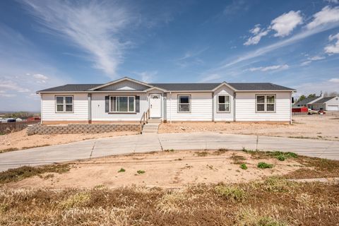 Photo of 1637 E MIDVALLEY RD, Enoch, UT 84721 (MLS # 2152139)