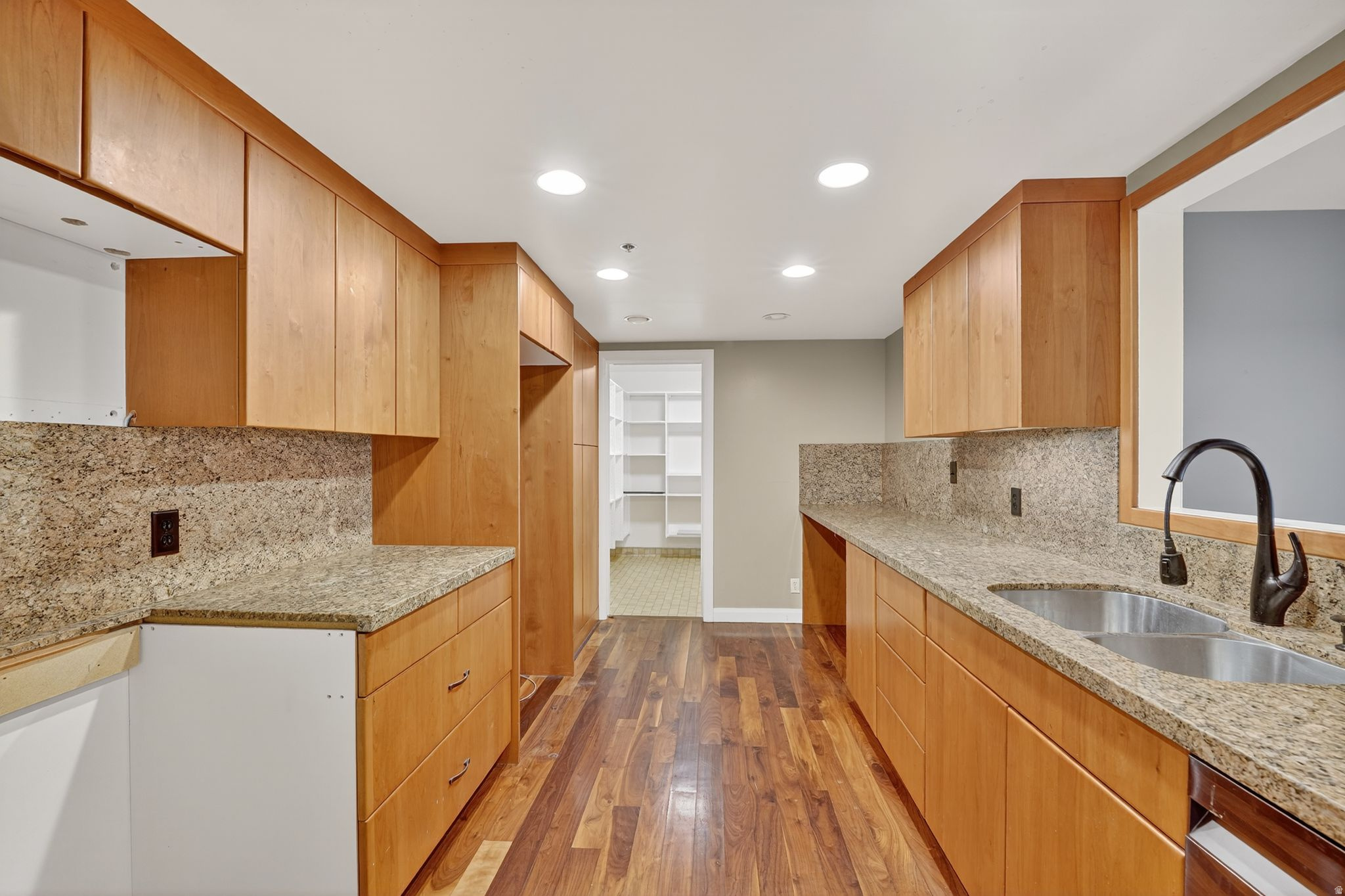 AMERICAN TOWERS - Residential