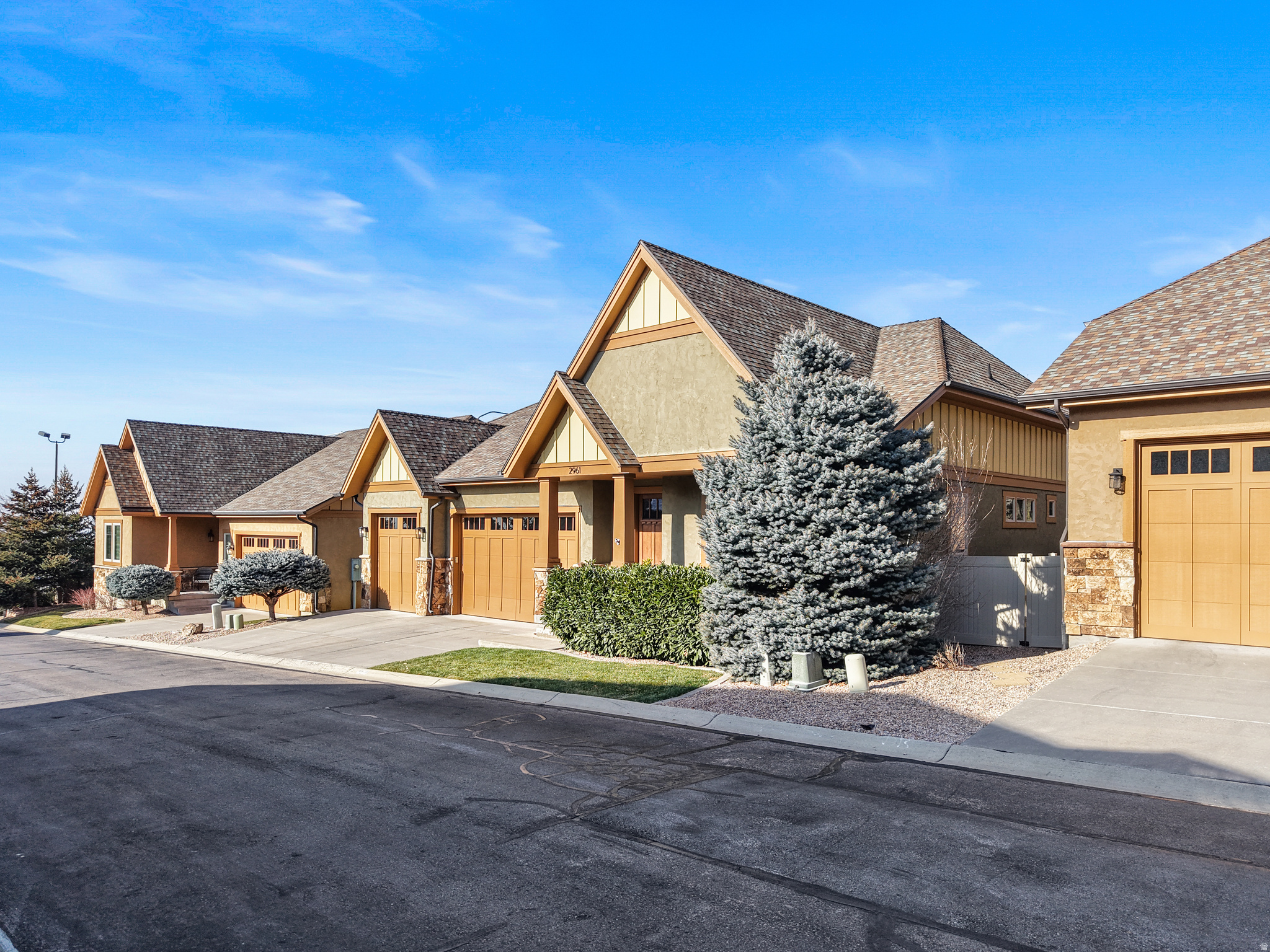 ARCADIA ON THE HILL - Residential