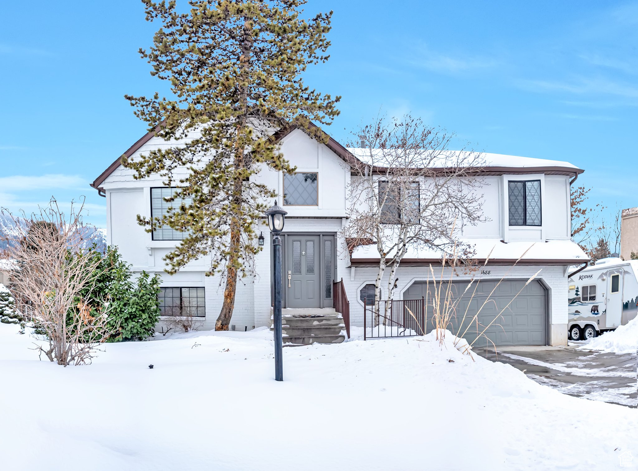 Home For Sale 1688 E Sego Lily Dr S, Sandy UT 84092 Homie