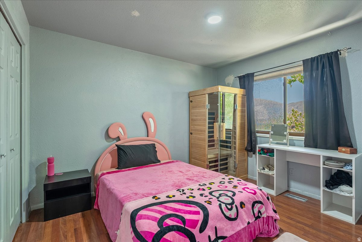 SALEM HILLS - Residential
